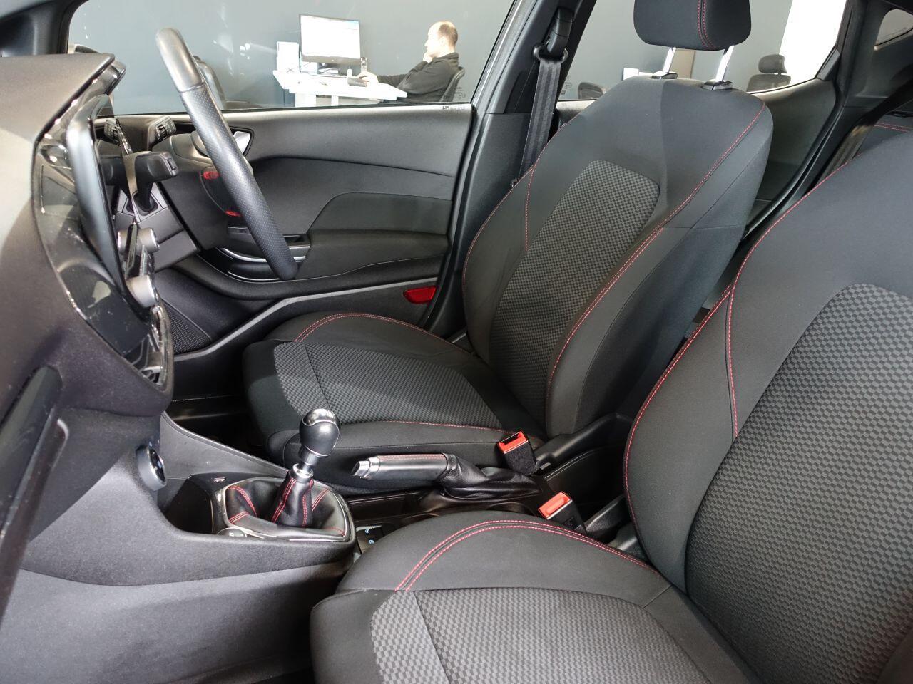 Ford Fiesta - Image 12