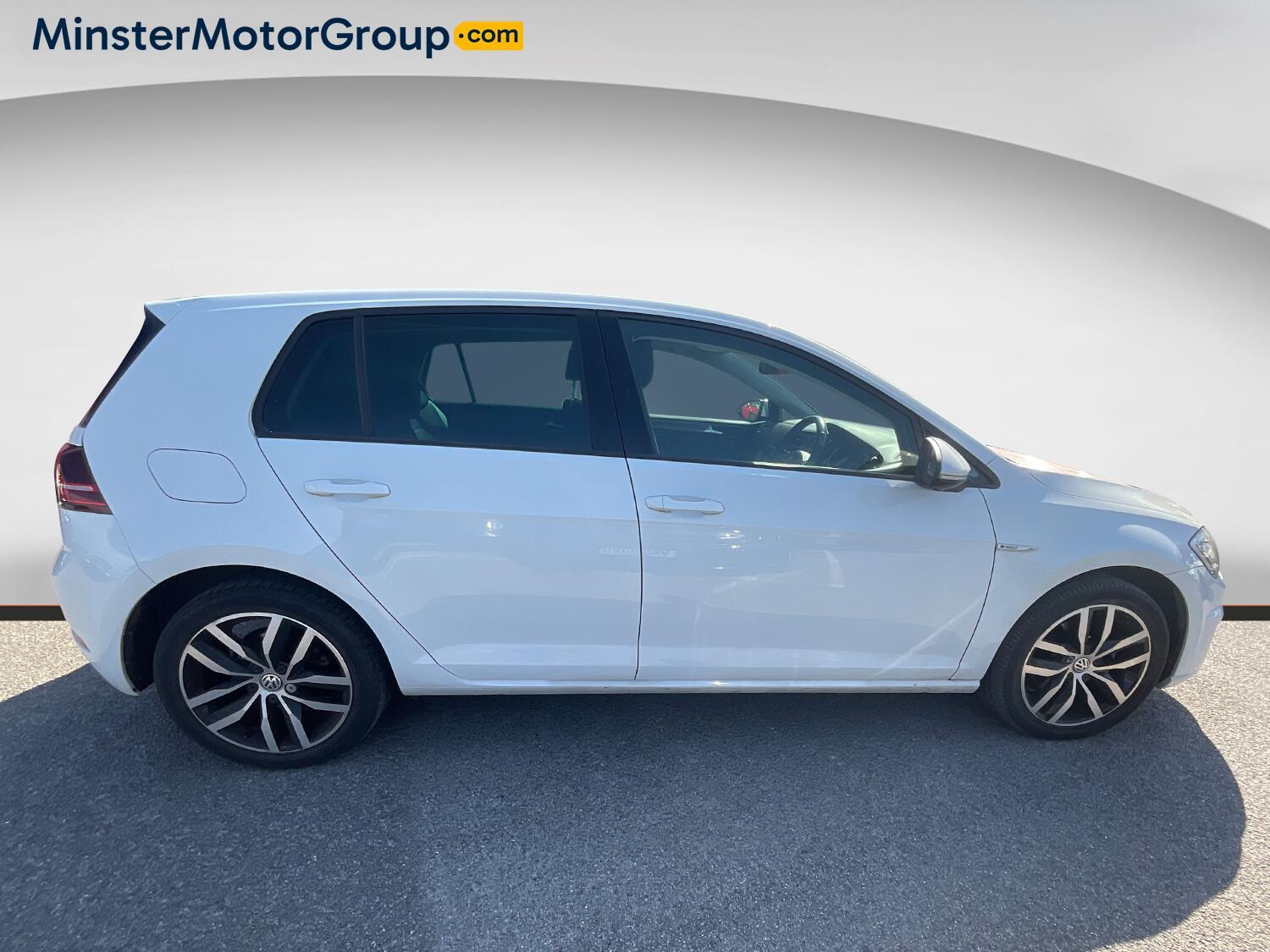 Volkswagen e-Golf - Image 2