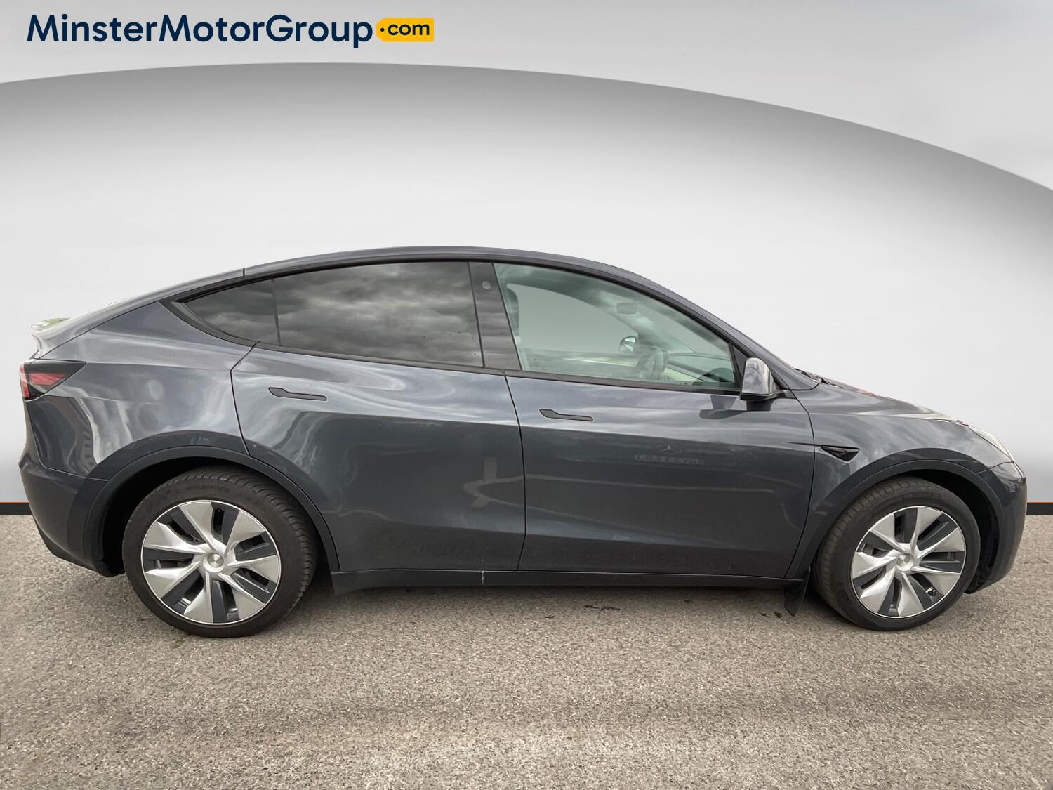 Tesla Model Y - Image 2