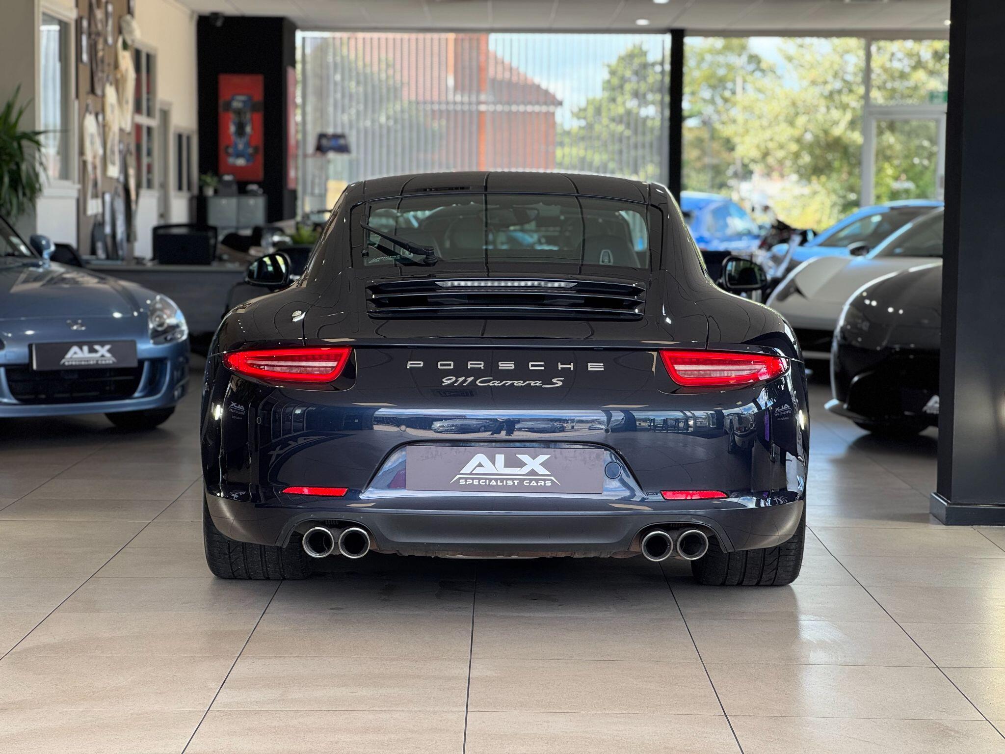 Porsche 911 - Image 11