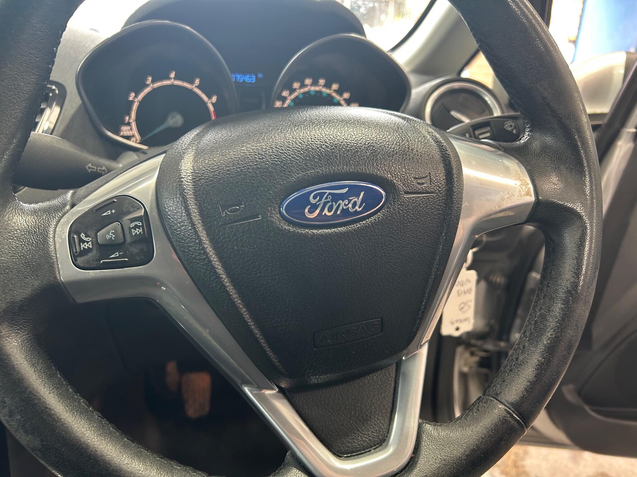 Ford Fiesta - Image 10