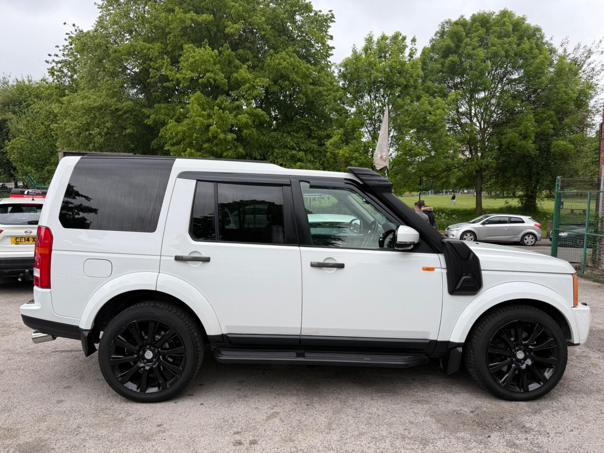 Land Rover DISCOVERY 4 - Image 8