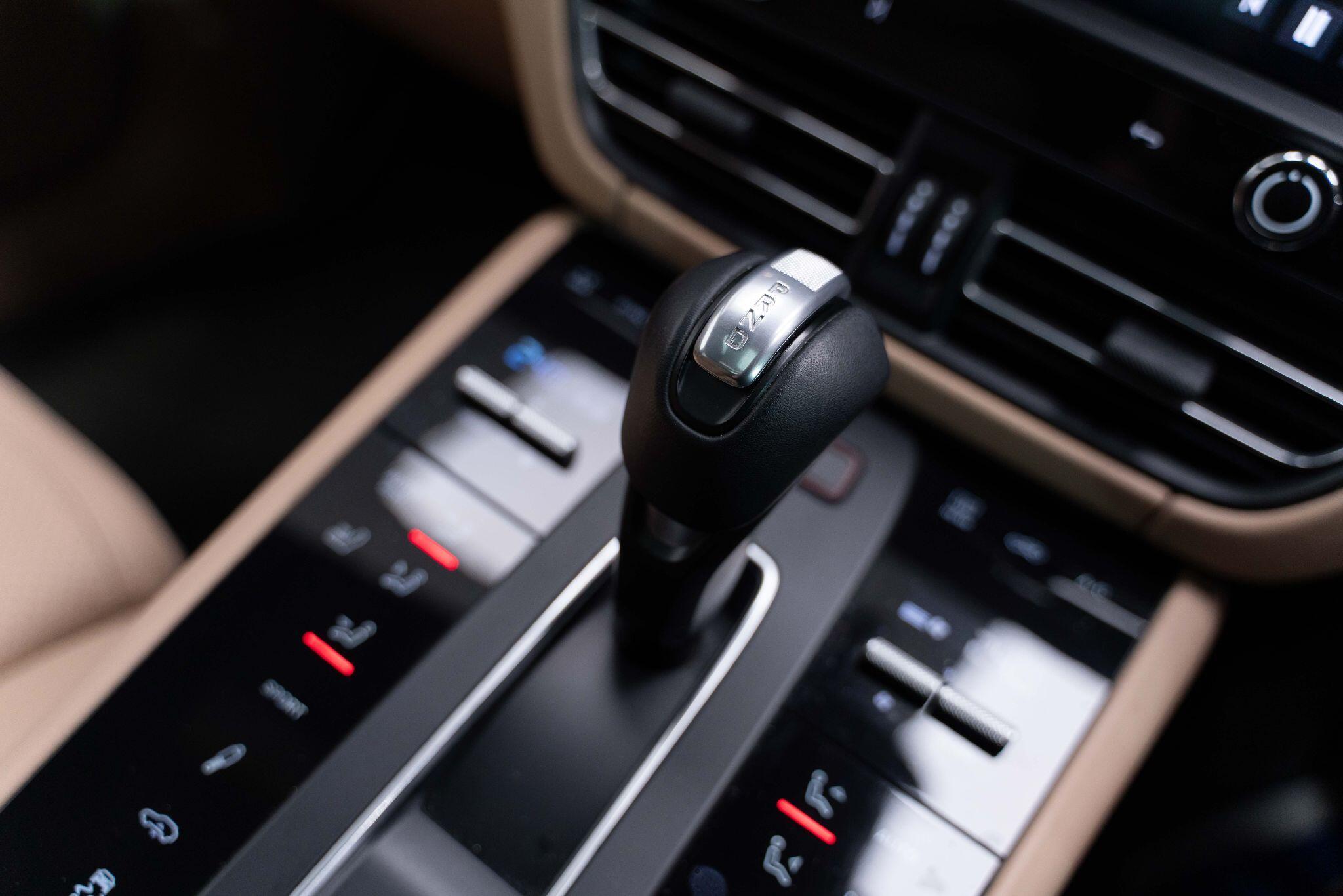 Porsche Macan - Image 11