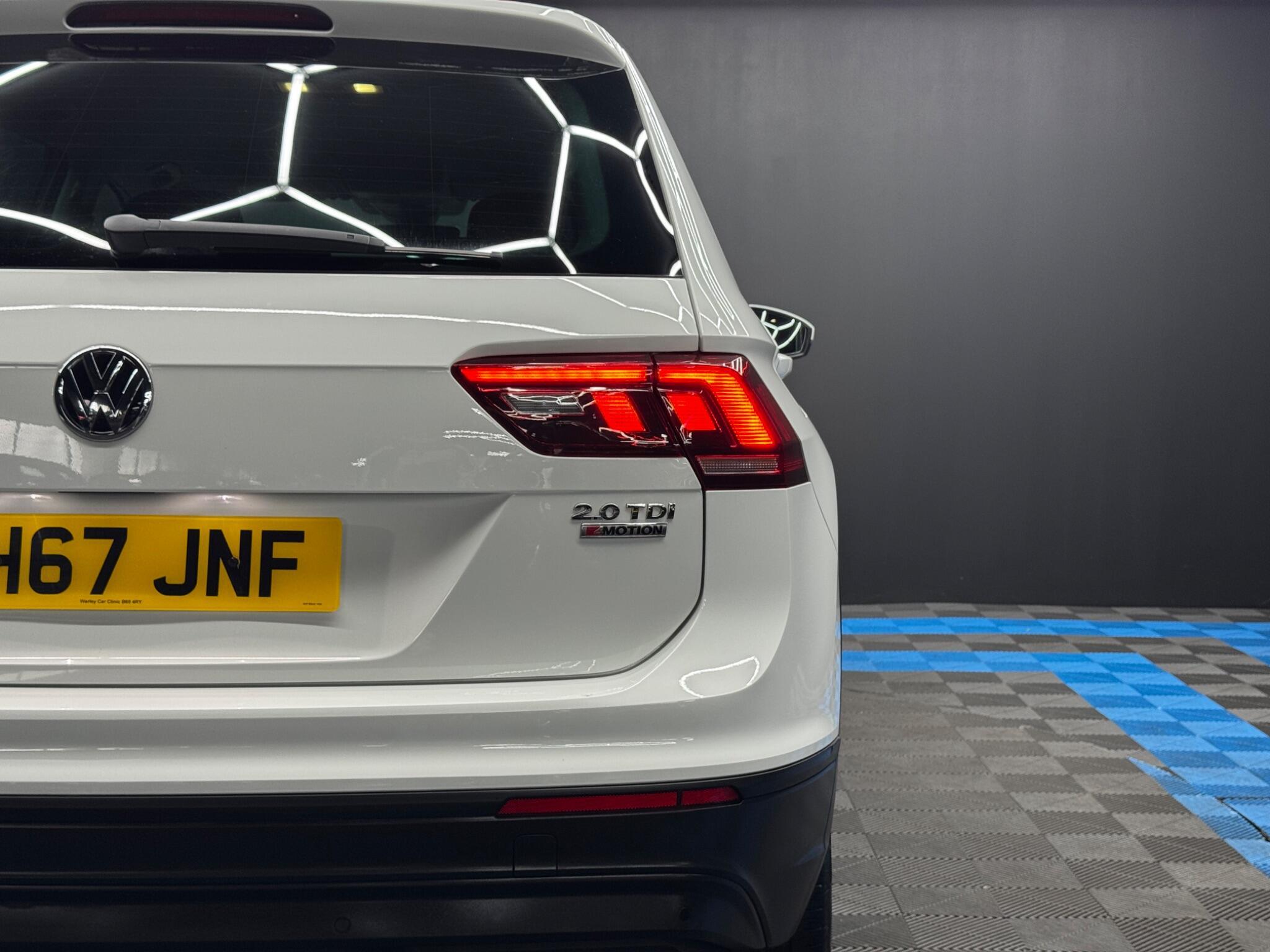 Volkswagen Tiguan - Image 44