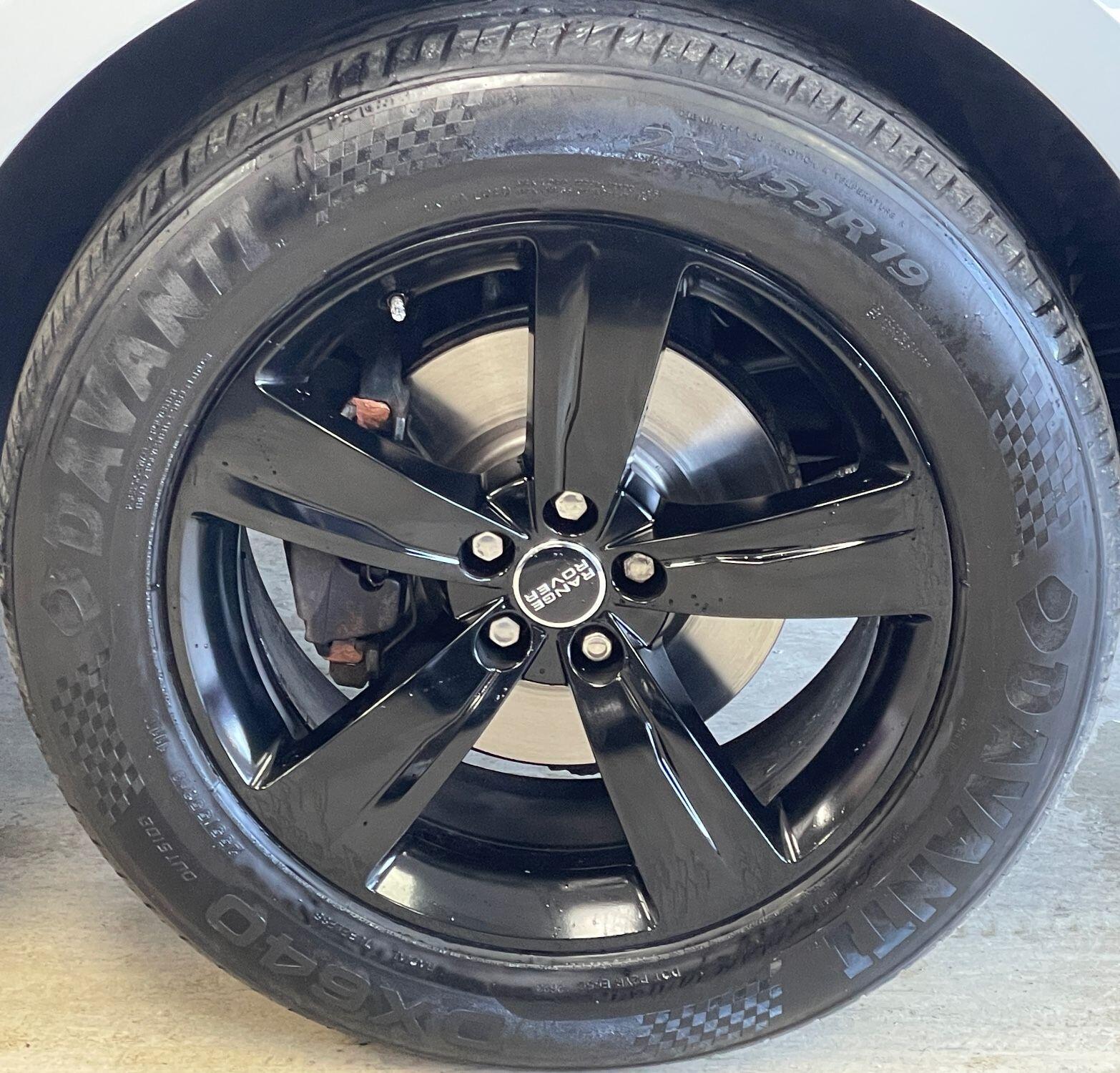 Land Rover Range Rover Velar - Image 15