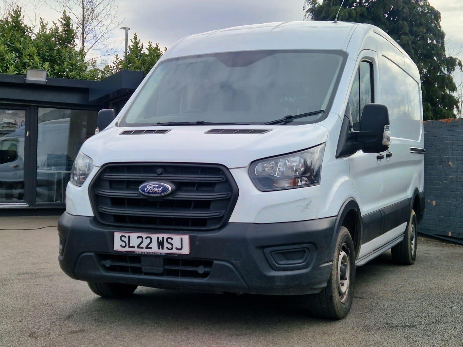 Ford Transit - Image 19
