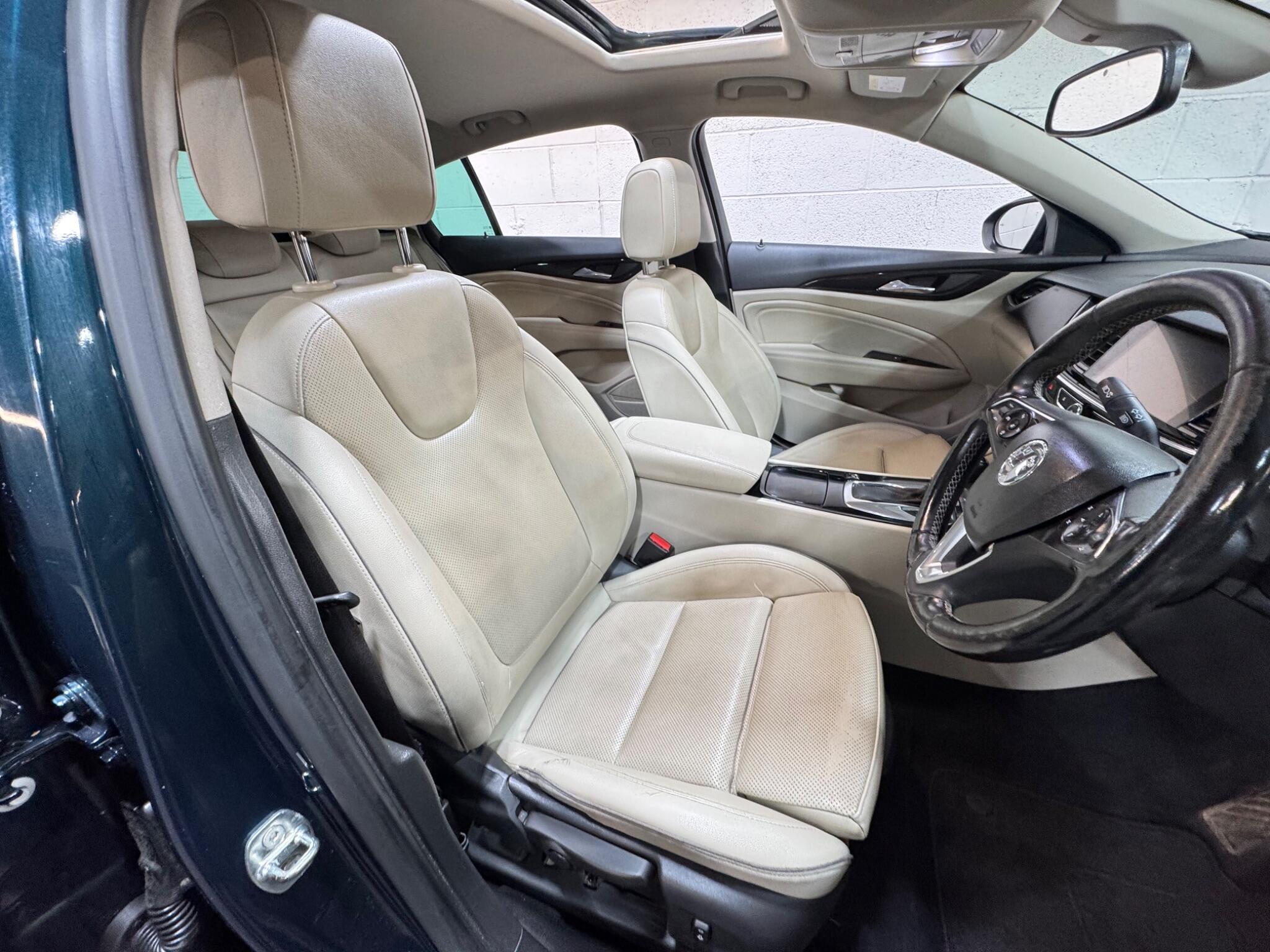 Vauxhall Insignia - Image 8