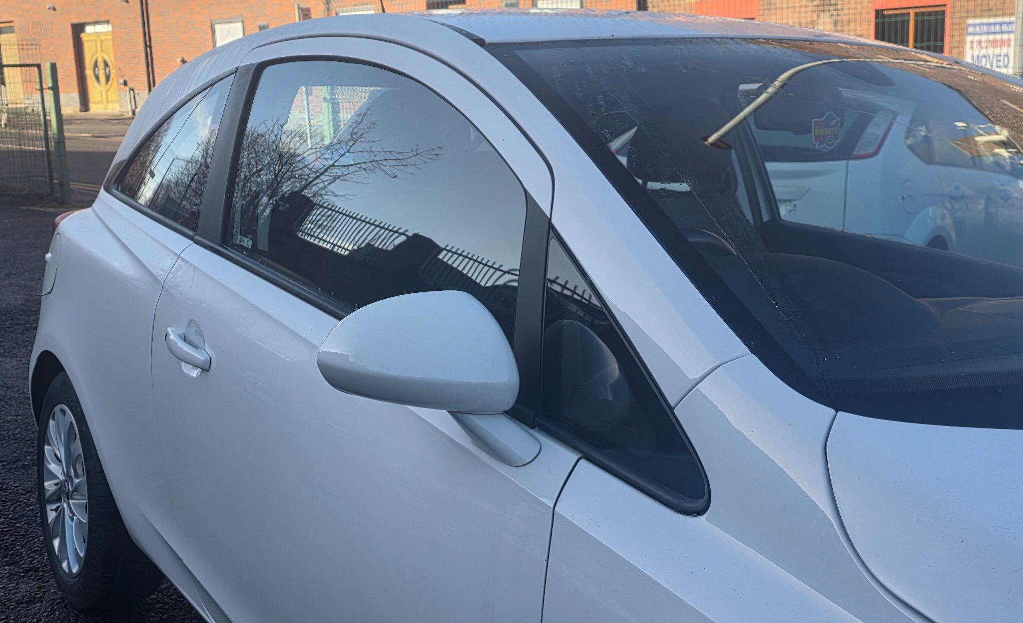 Vauxhall Corsa - Image 11