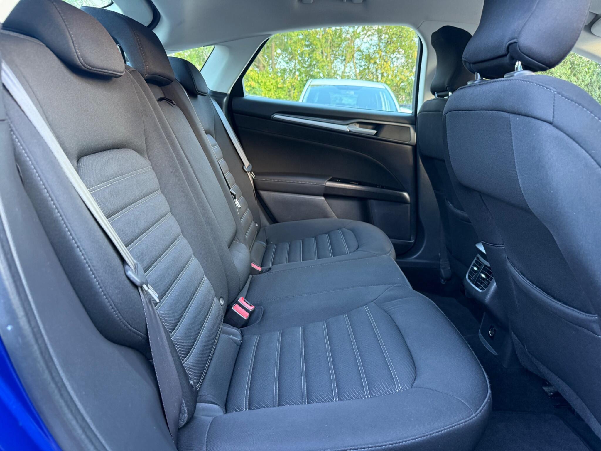 Ford Mondeo - Image 46