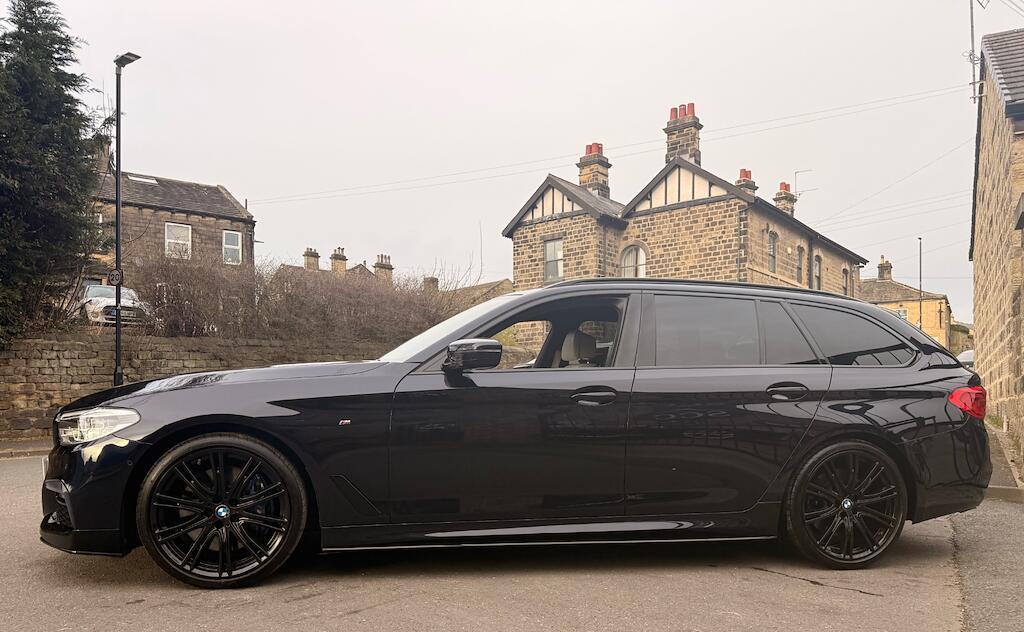 BMW 5 Series - Image 9