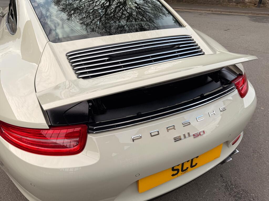 Porsche 911 - Image 35