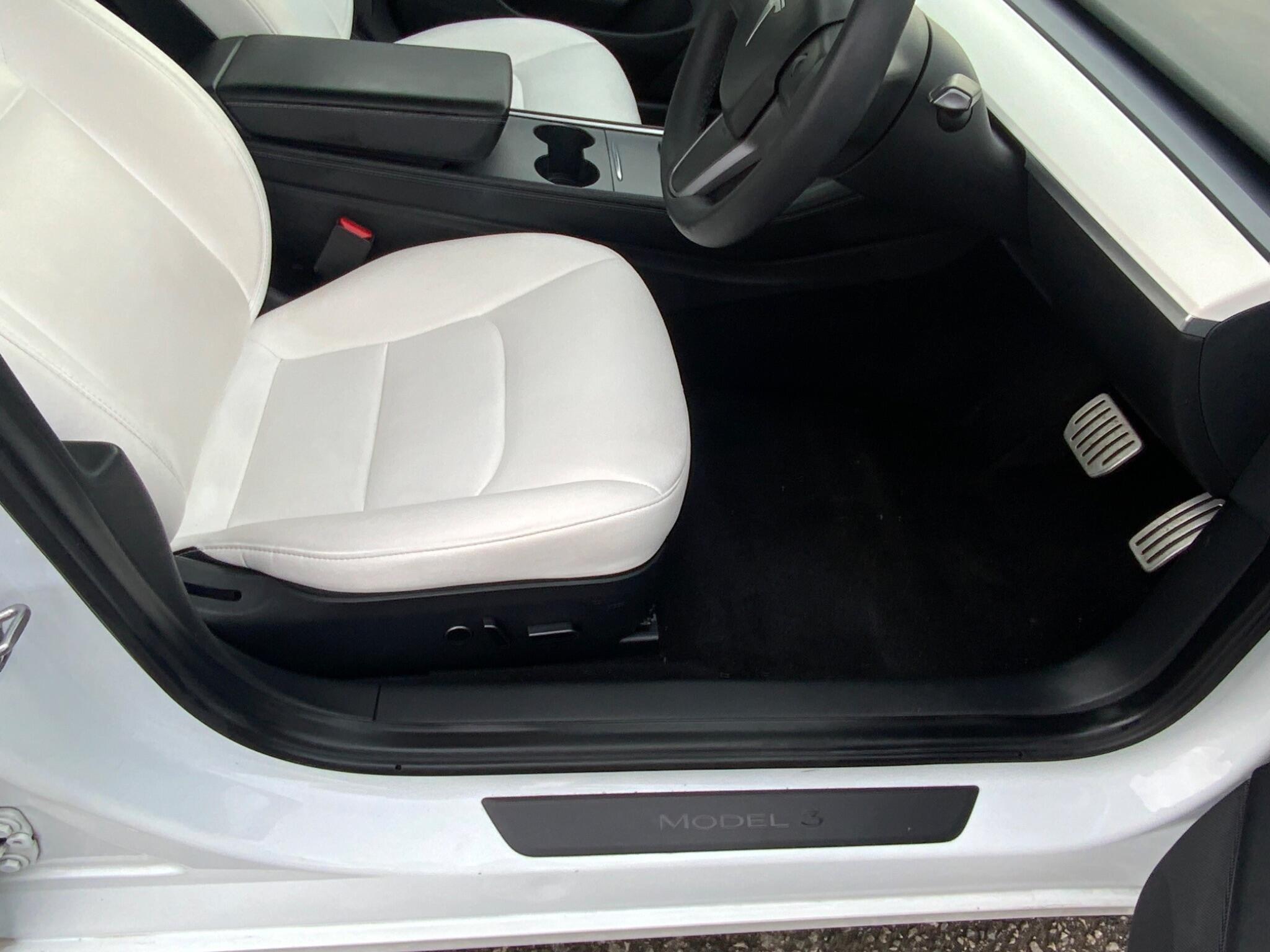 Tesla Model 3 - Image 24