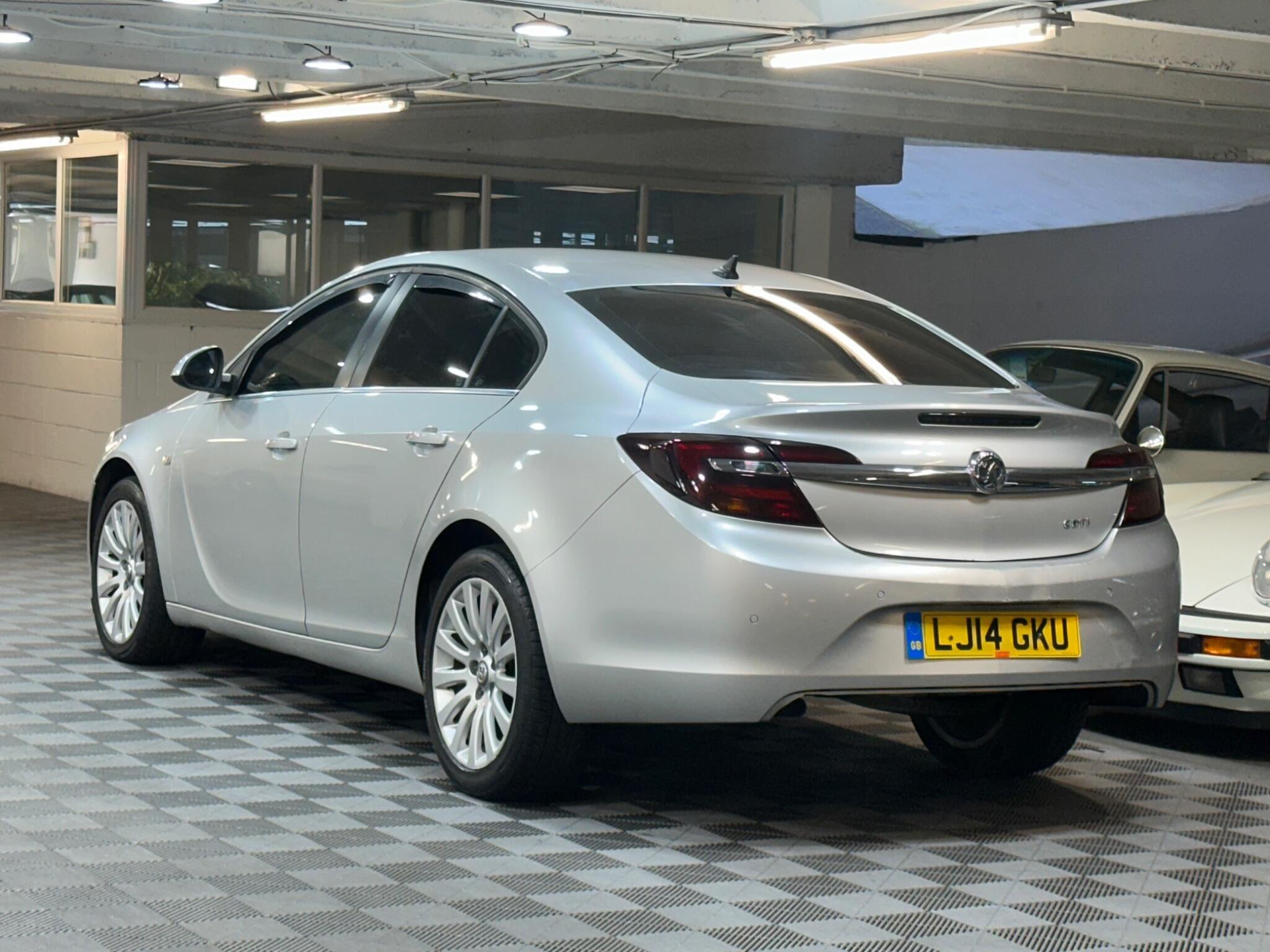 Vauxhall Insignia - Image 3