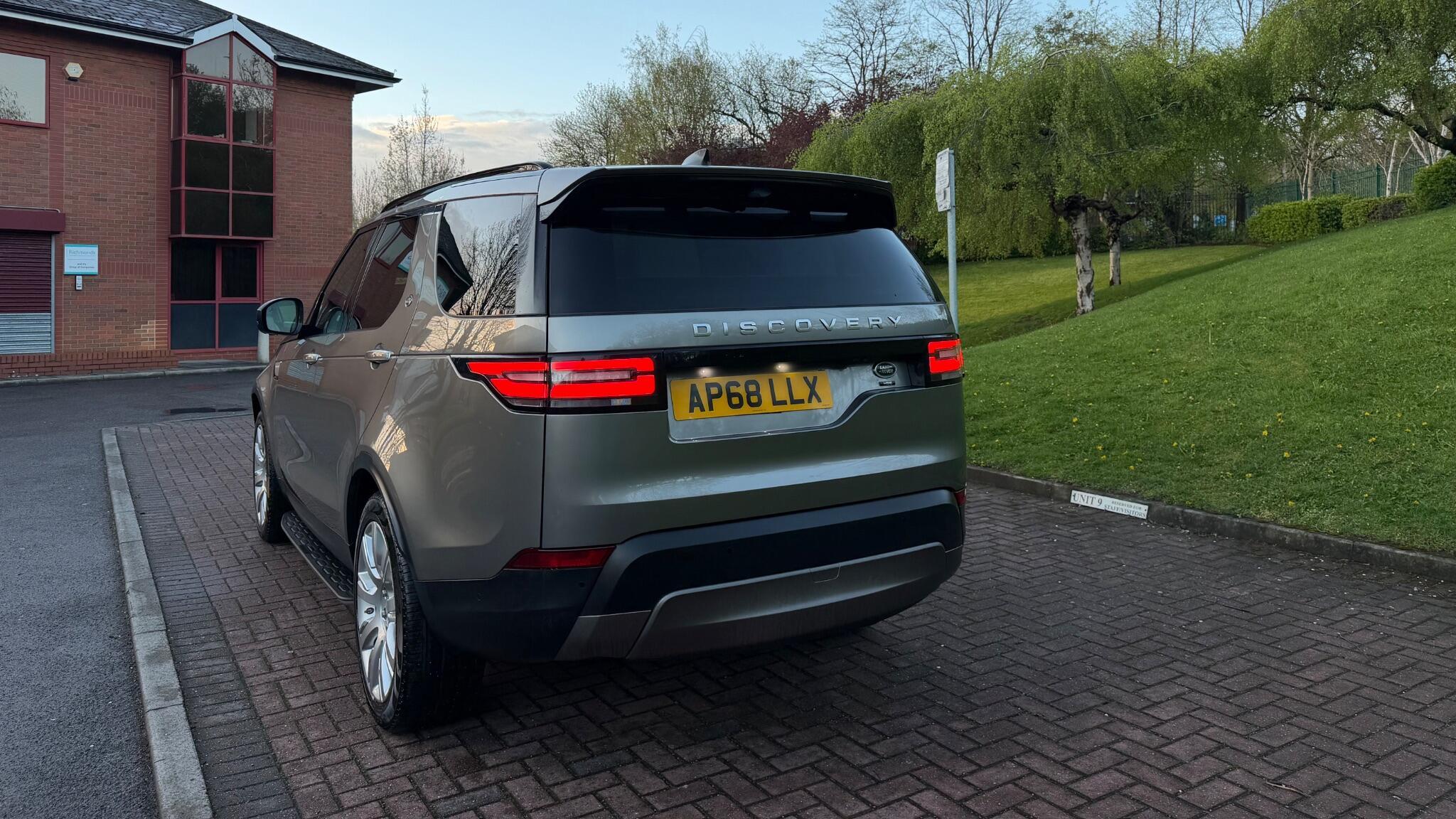 Land Rover Discovery - Image 19