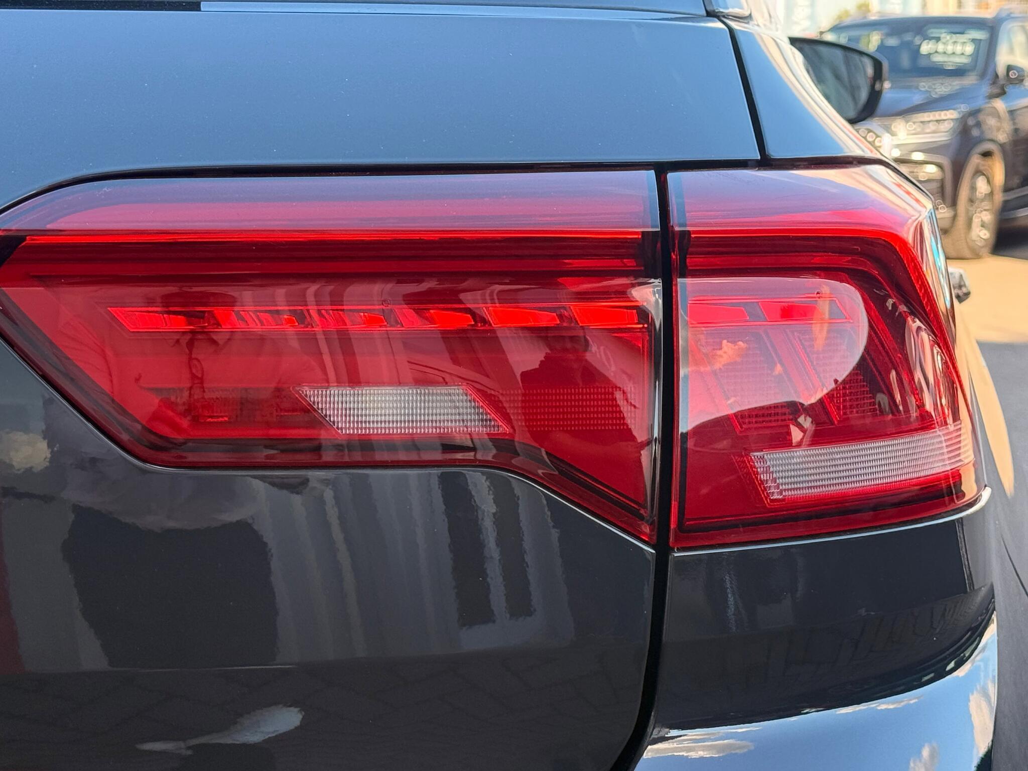 Volkswagen T-Roc - Image 11