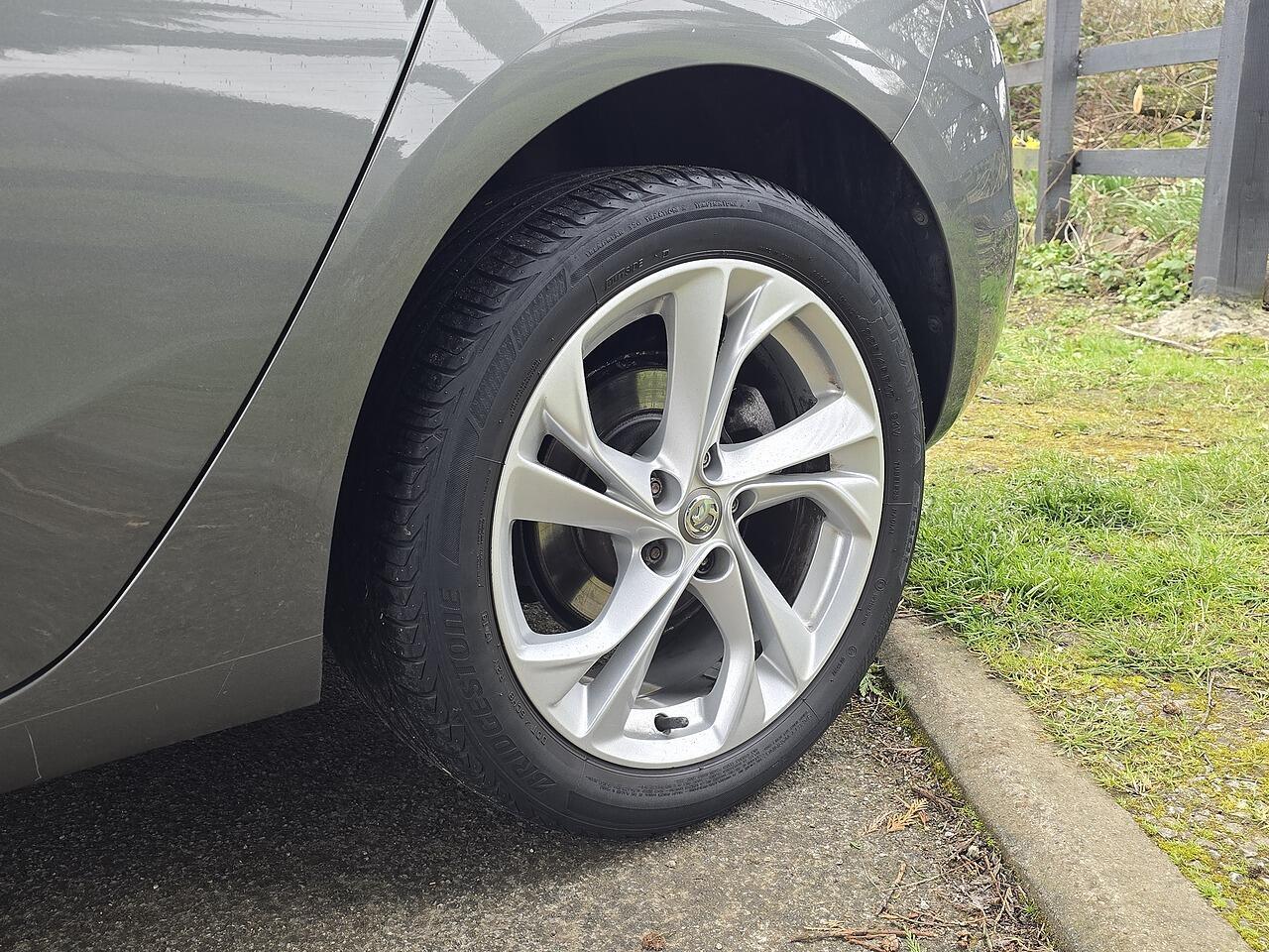 Vauxhall Astra - Image 11