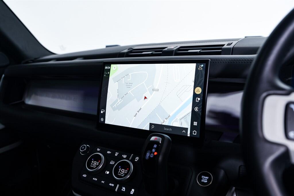 Land Rover Defender 90 - Image 16