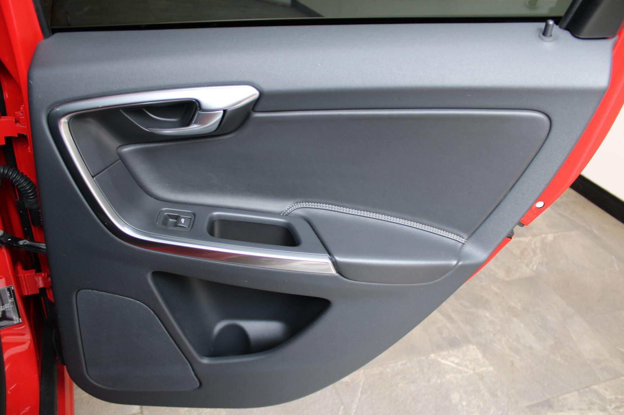 Volvo XC60 - Image 42