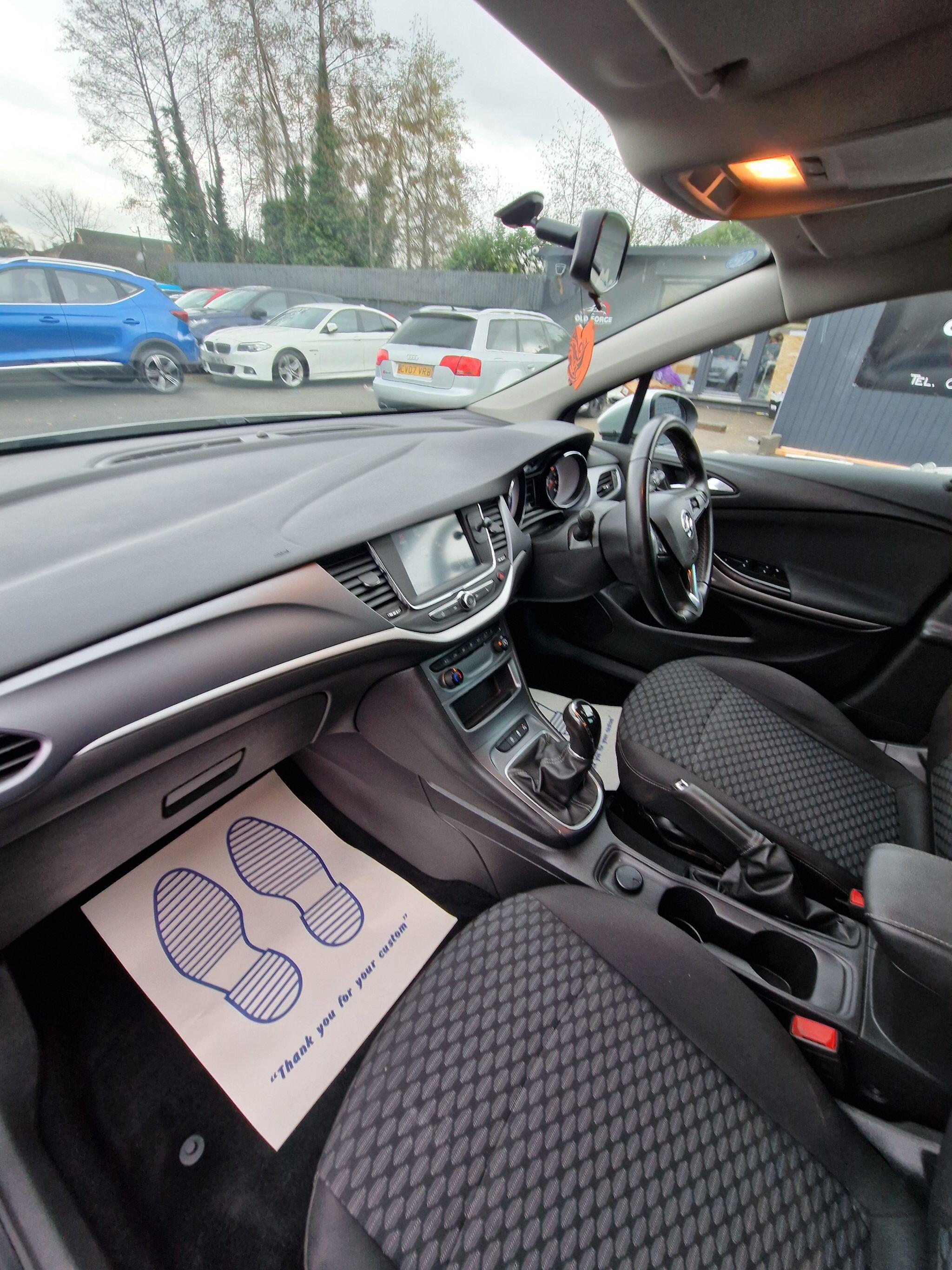 Vauxhall Astra - Image 35