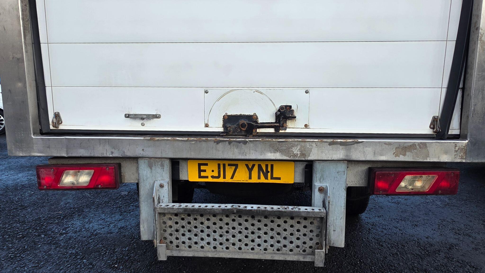 Ford Transit - Image 12