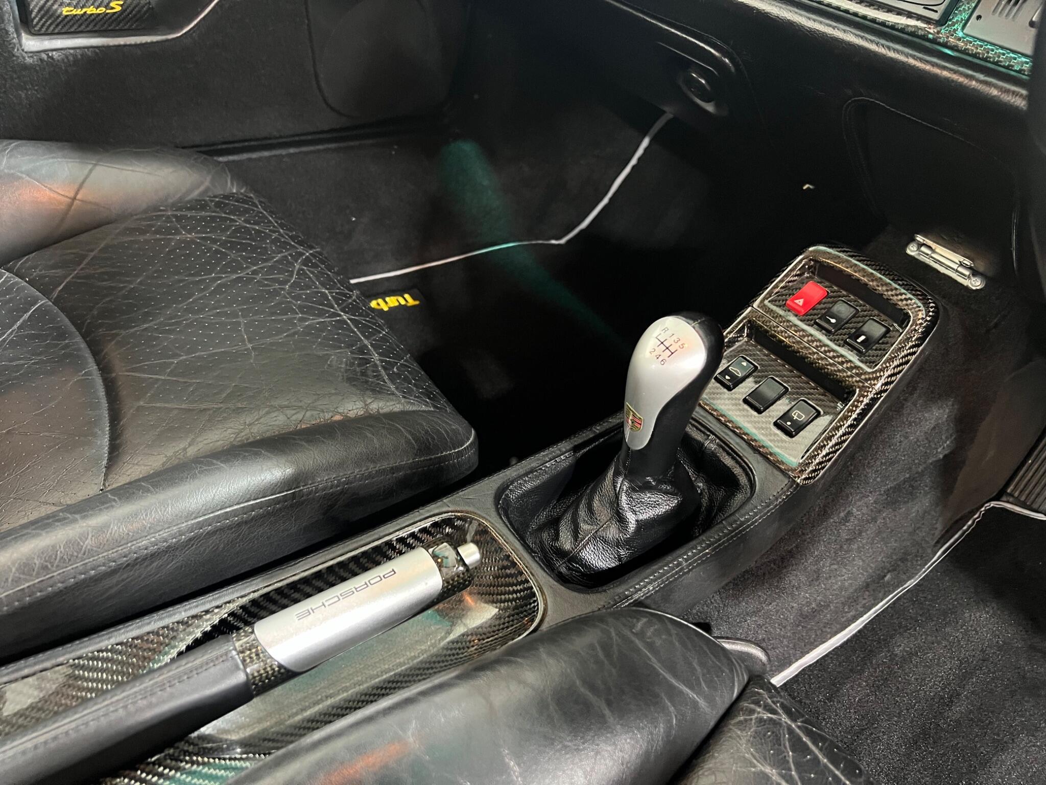 Porsche 911 - Image 14