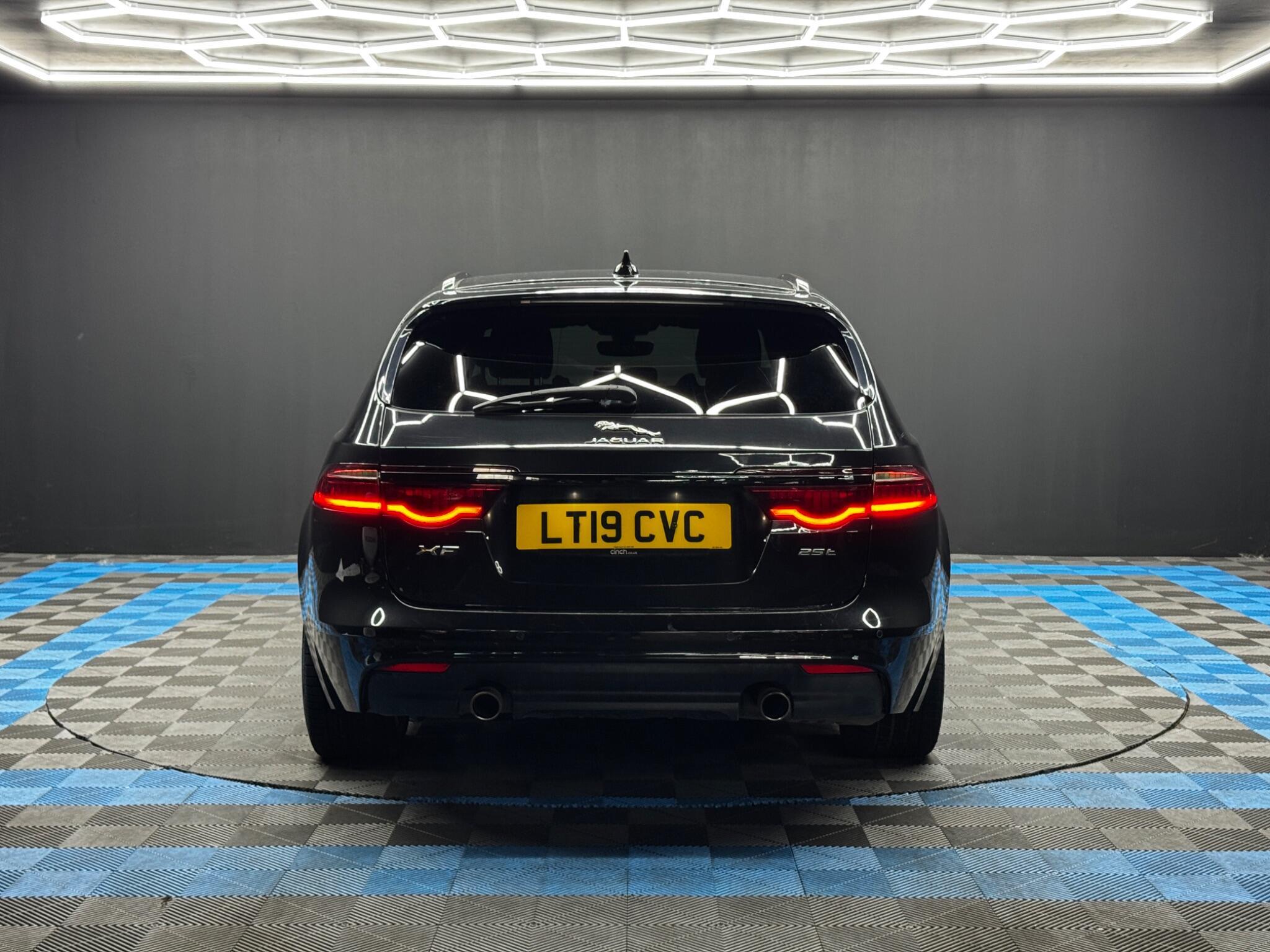Jaguar XF - Image 6