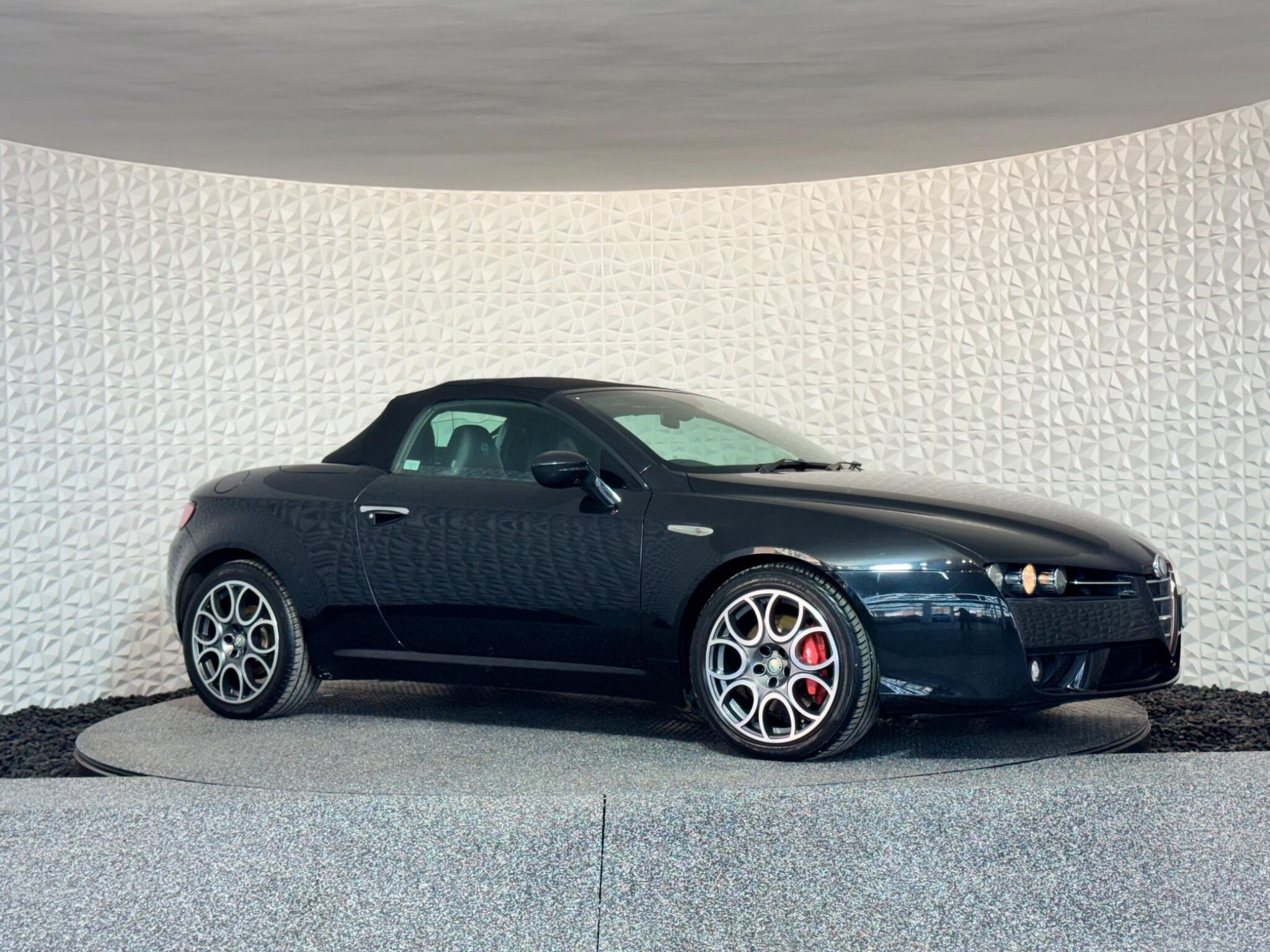 Alfa Romeo Spider - Image 7