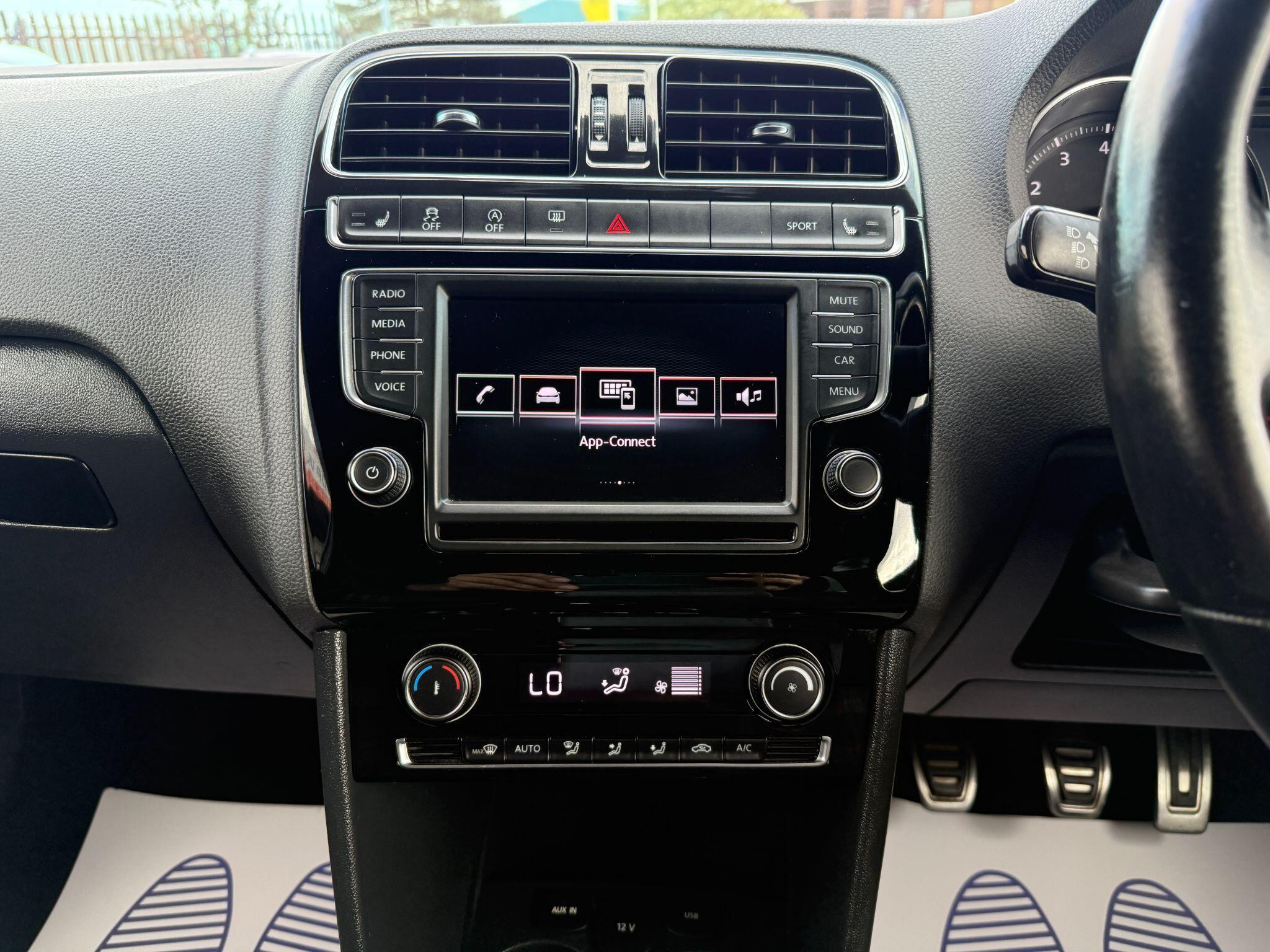 Volkswagen Polo - Image 39