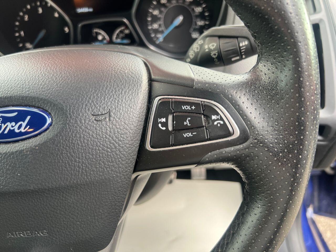 Ford Focus - Image 23