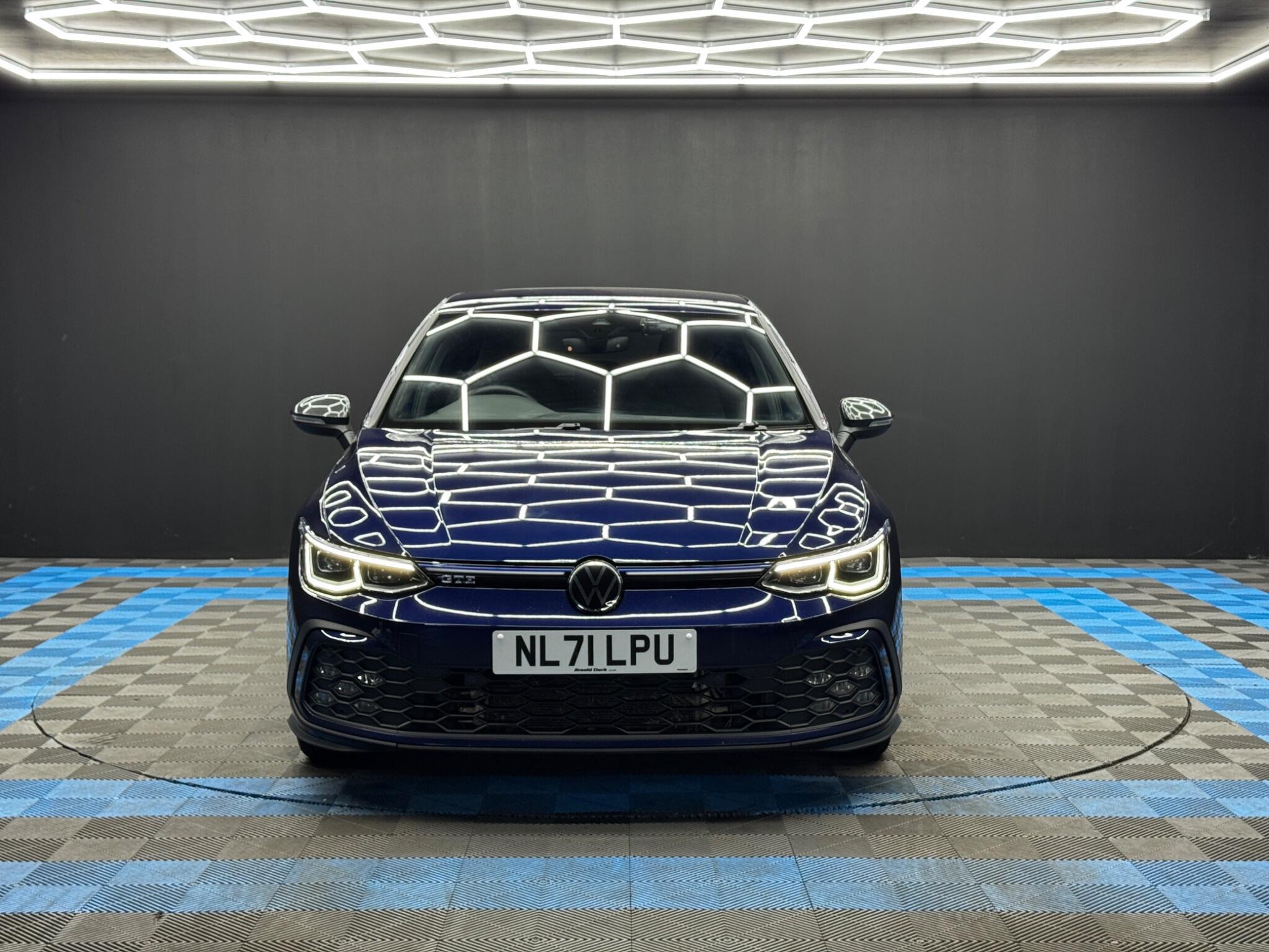 Volkswagen Golf - Image 2