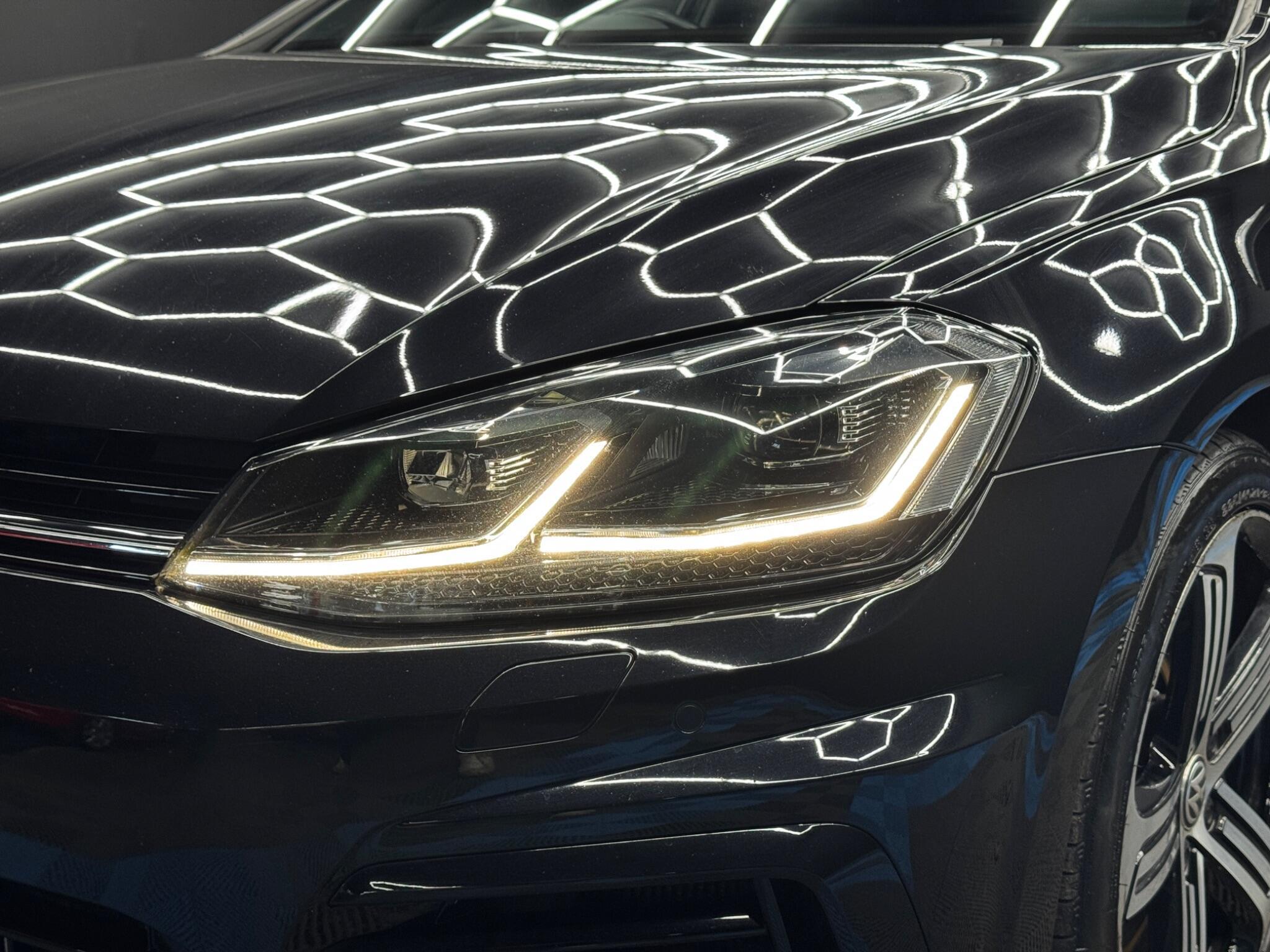 Volkswagen Golf - Image 50