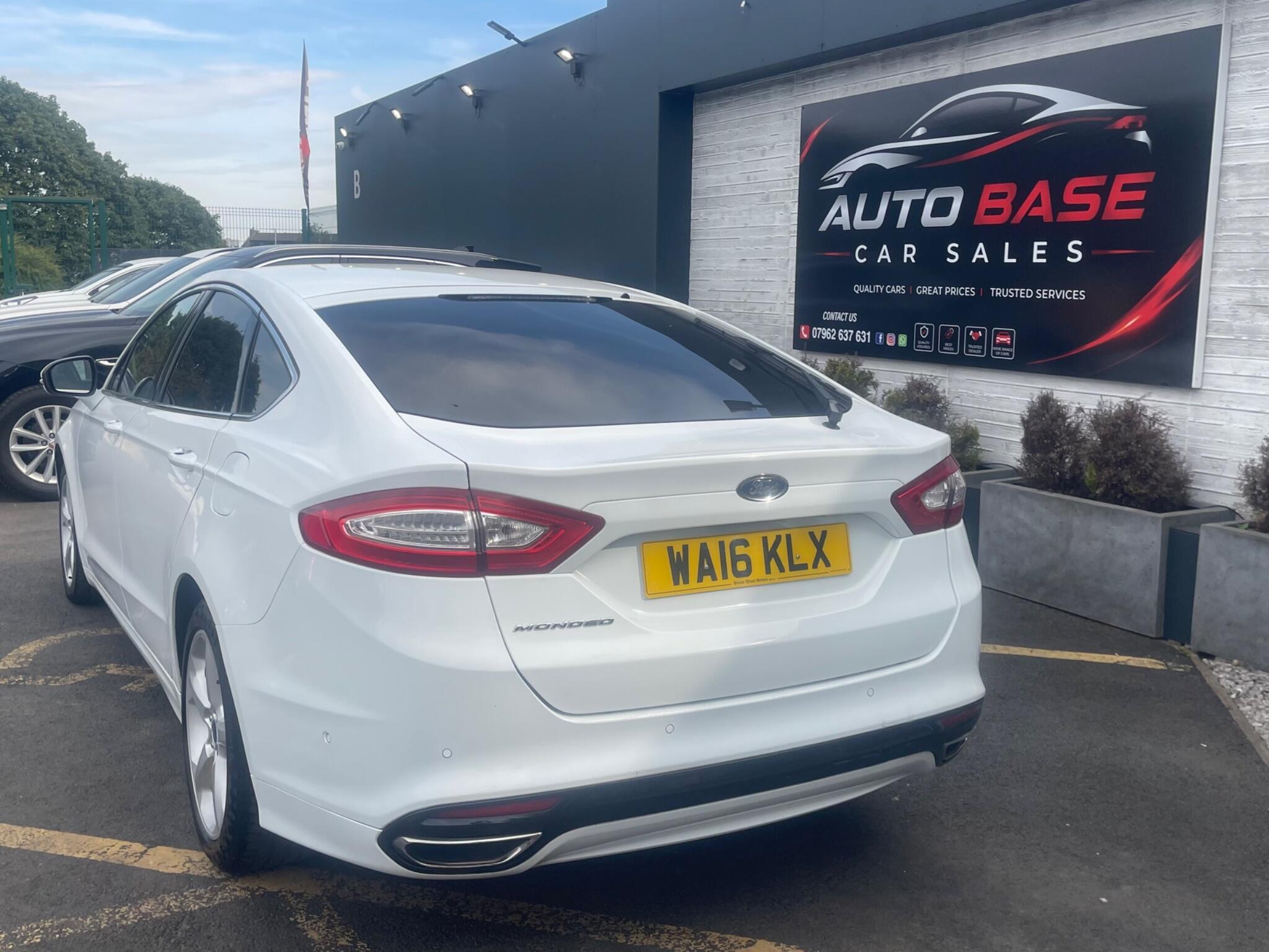 Ford Mondeo - Image 15