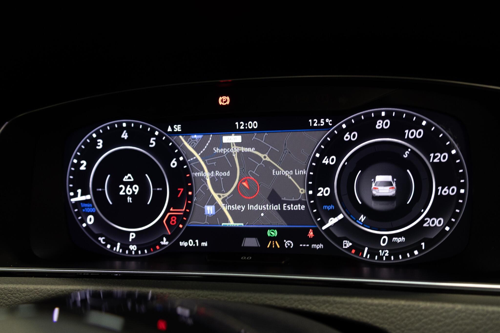 Volkswagen Golf - Image 28