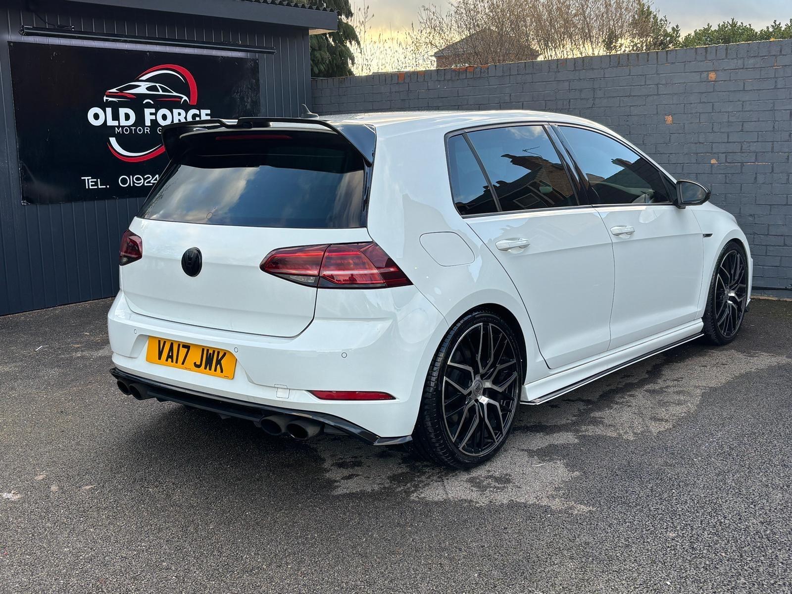 Volkswagen Golf - Image 9