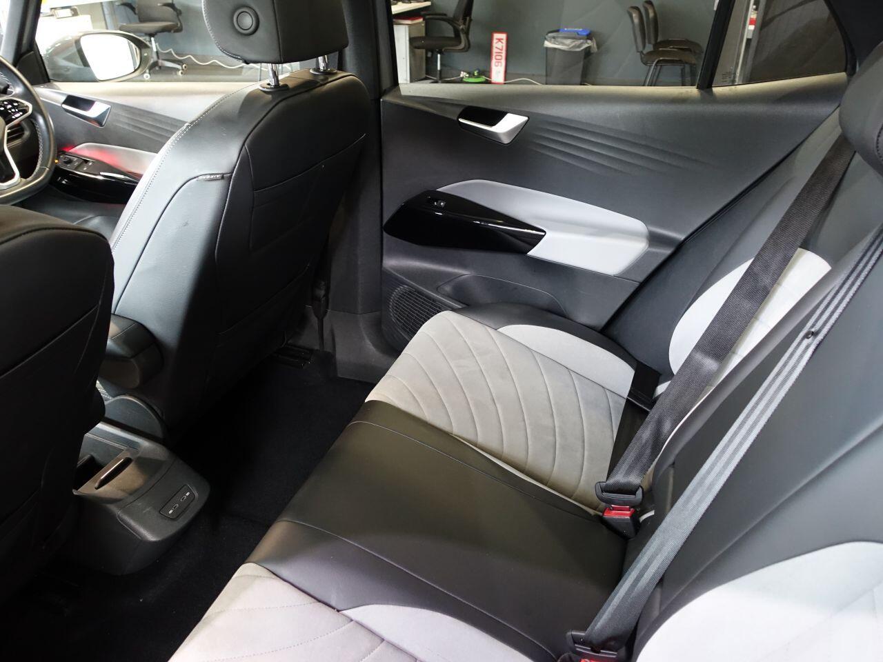 Volkswagen ID.3 - Image 18