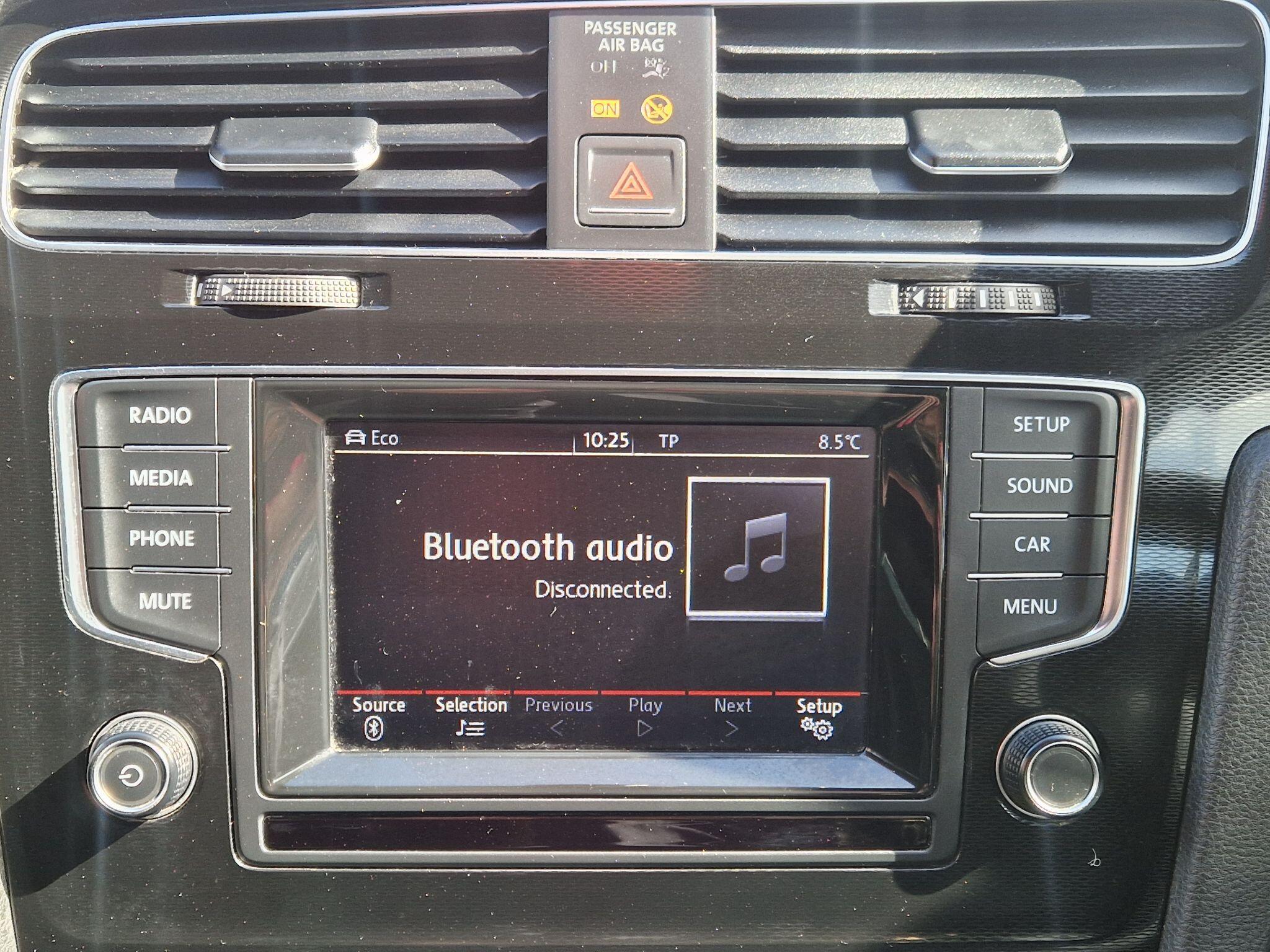 Volkswagen Golf - Image 27