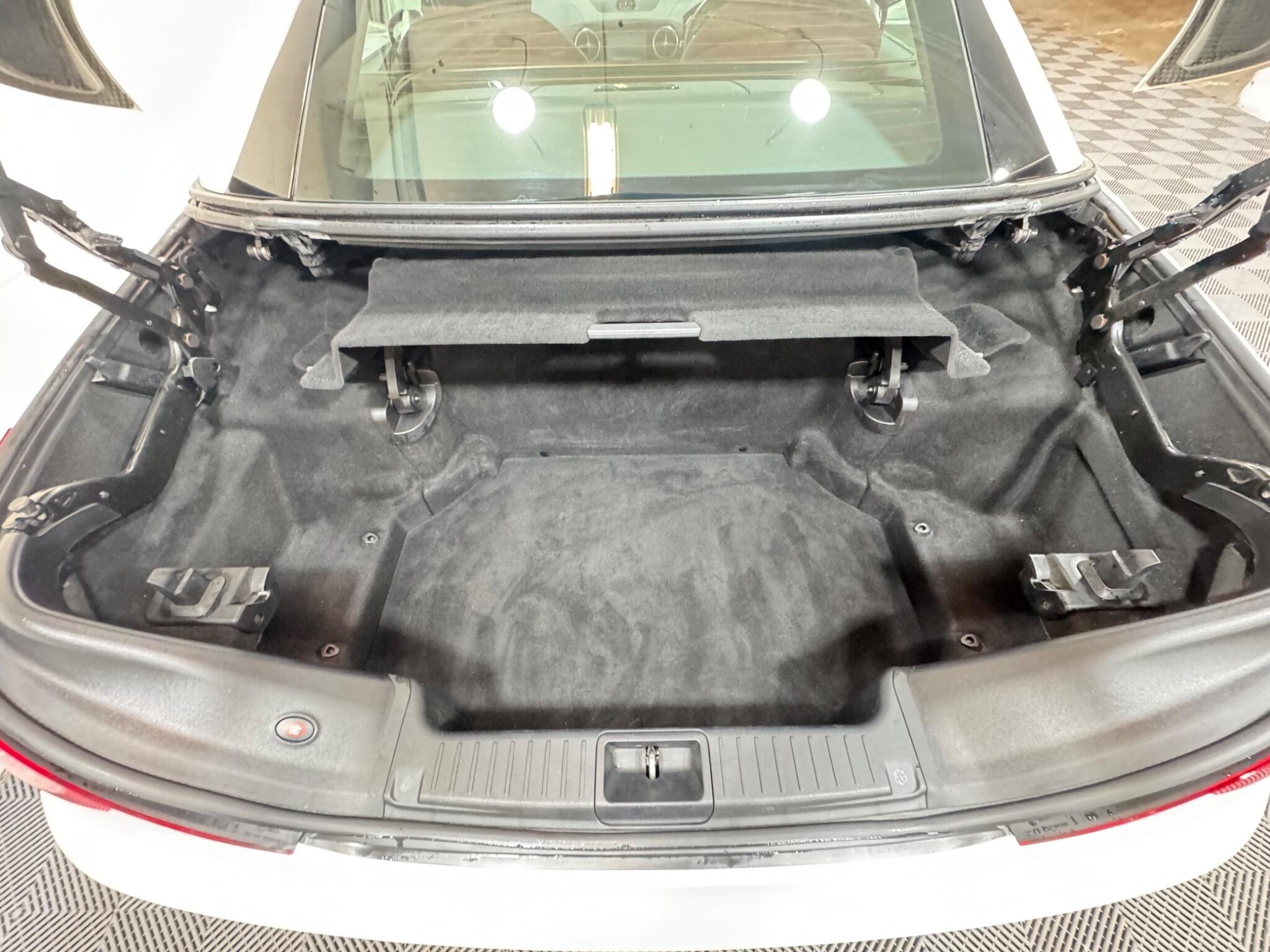 Mercedes SL - Image 16