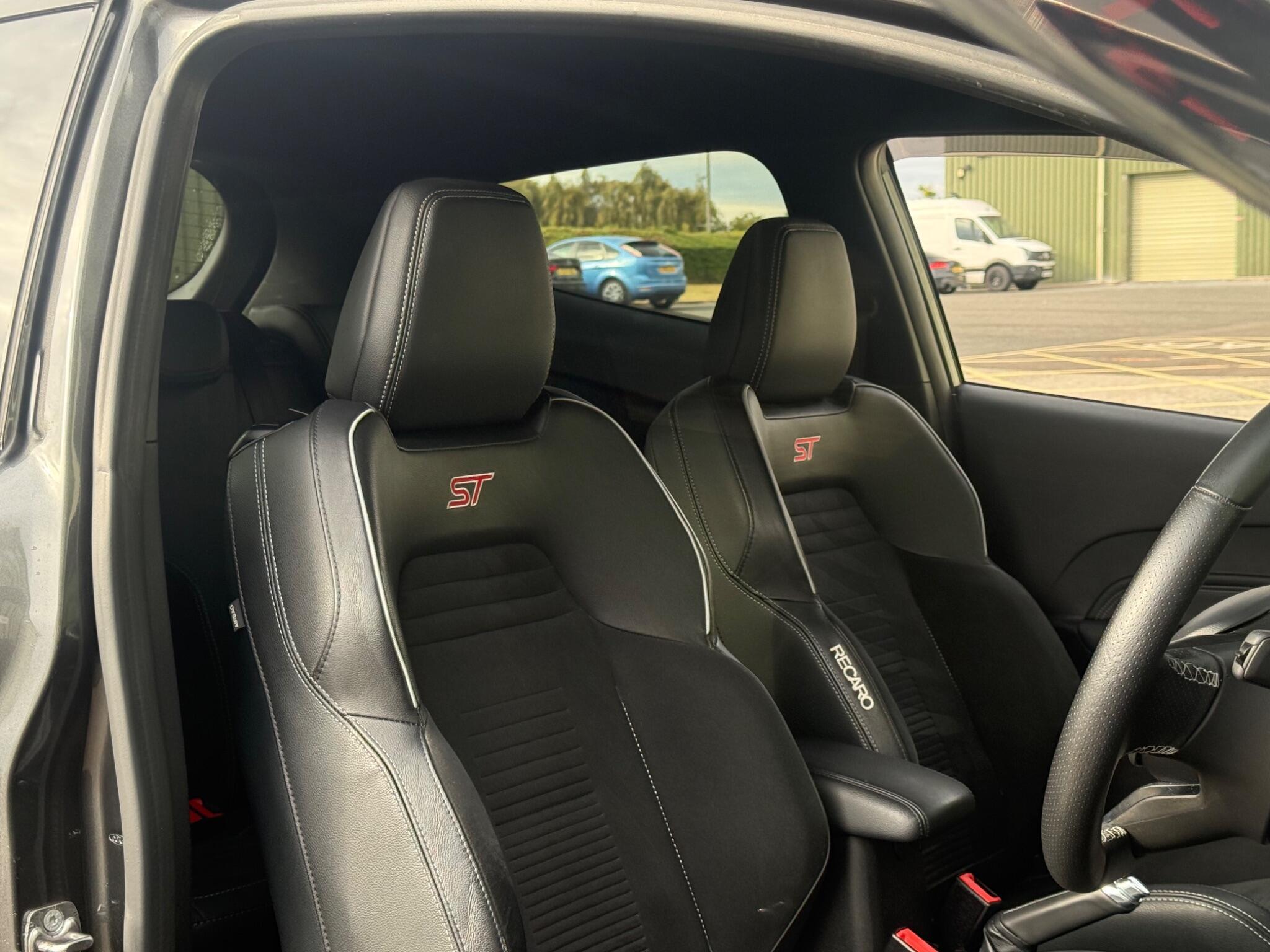 Ford Fiesta - Image 19