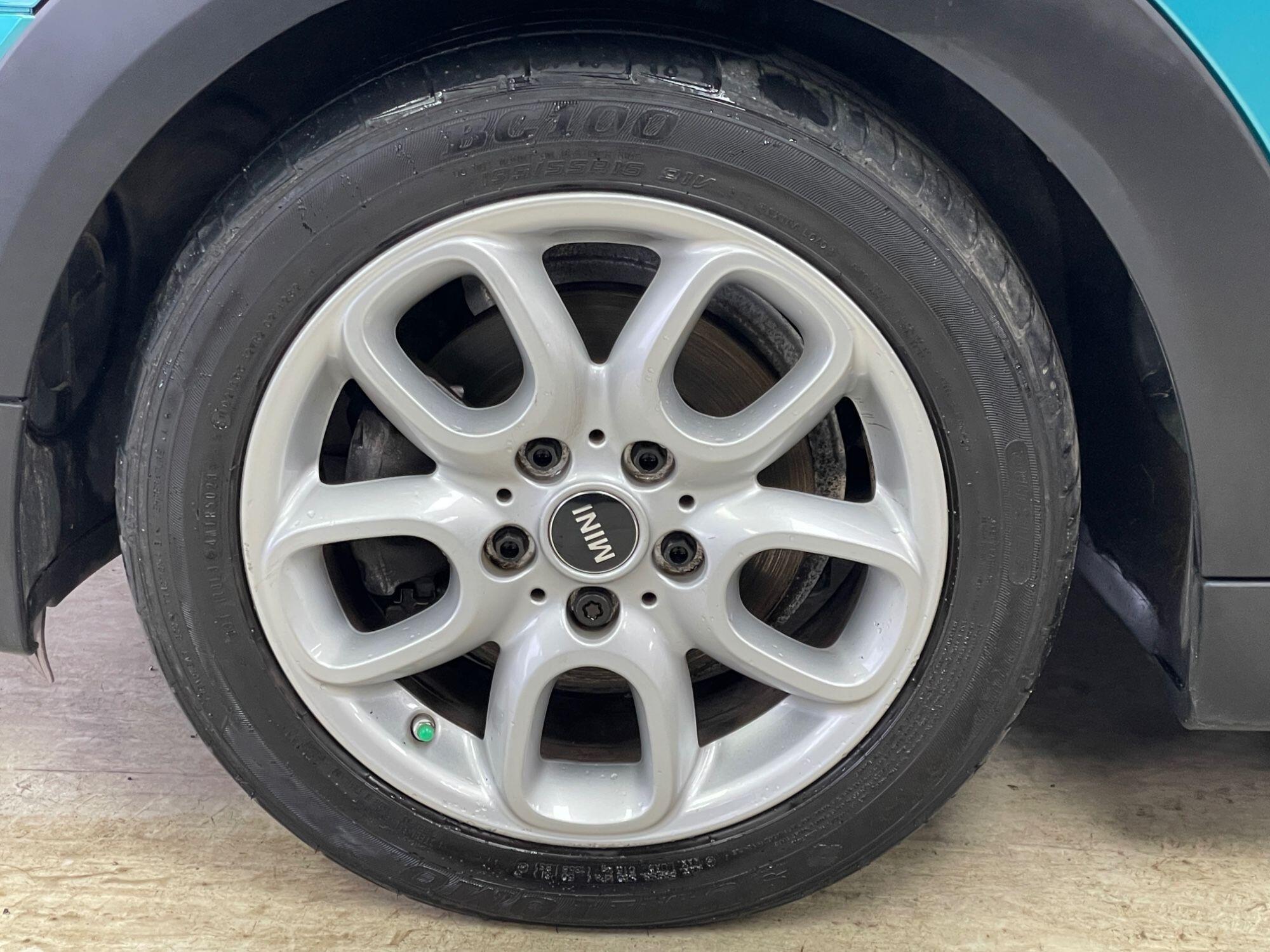 MINI Convertible - Image 21