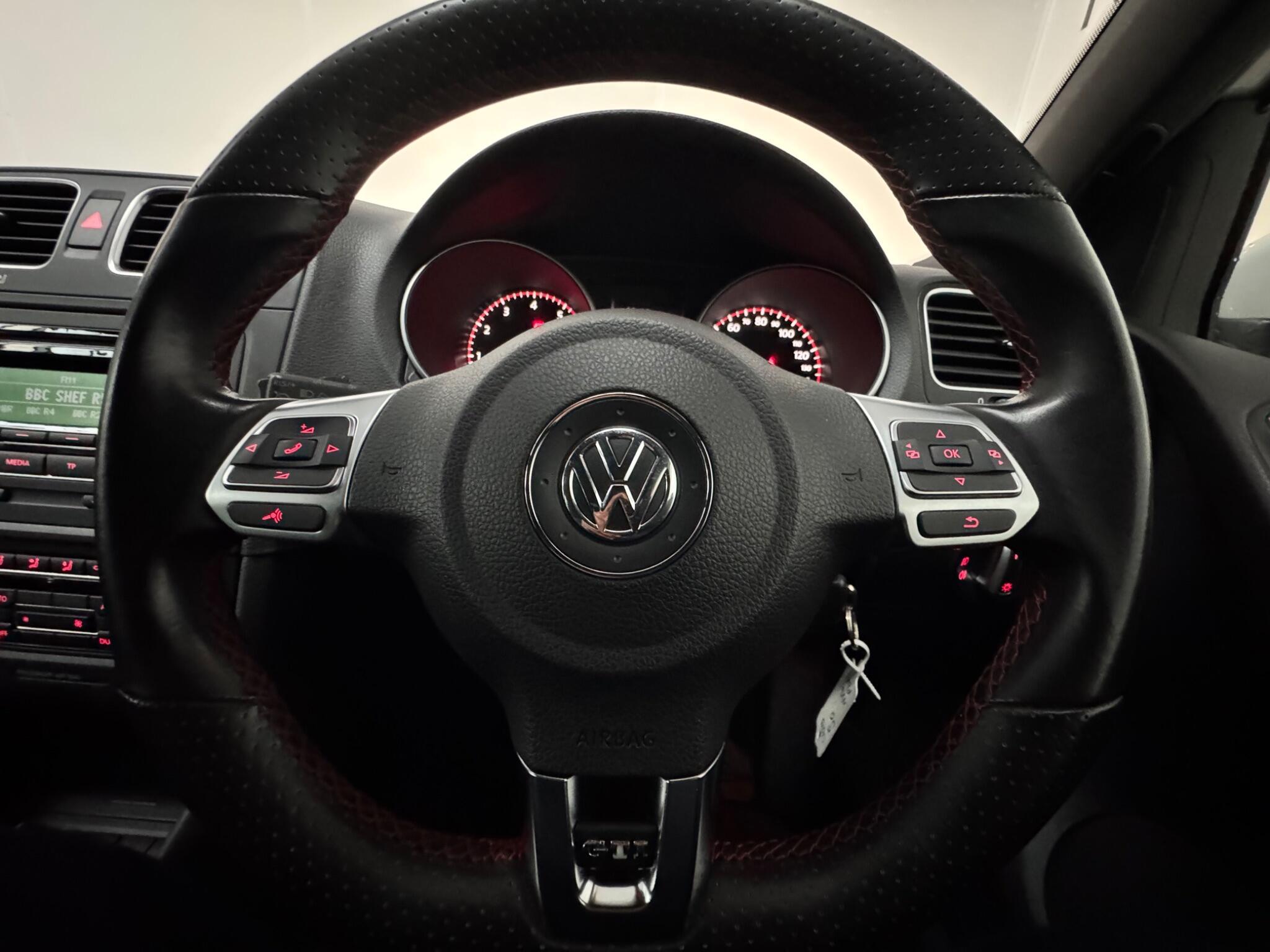 Volkswagen Golf - Image 15