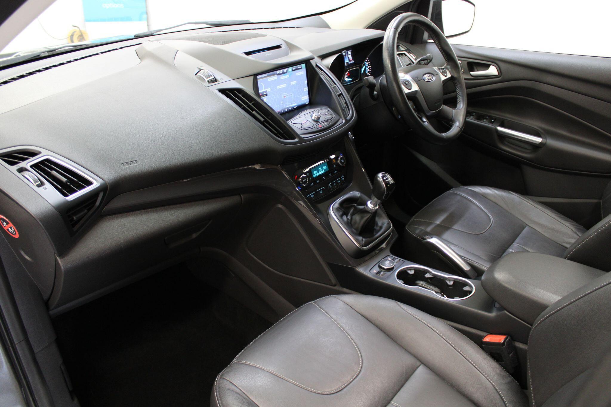 Ford Kuga - Image 2