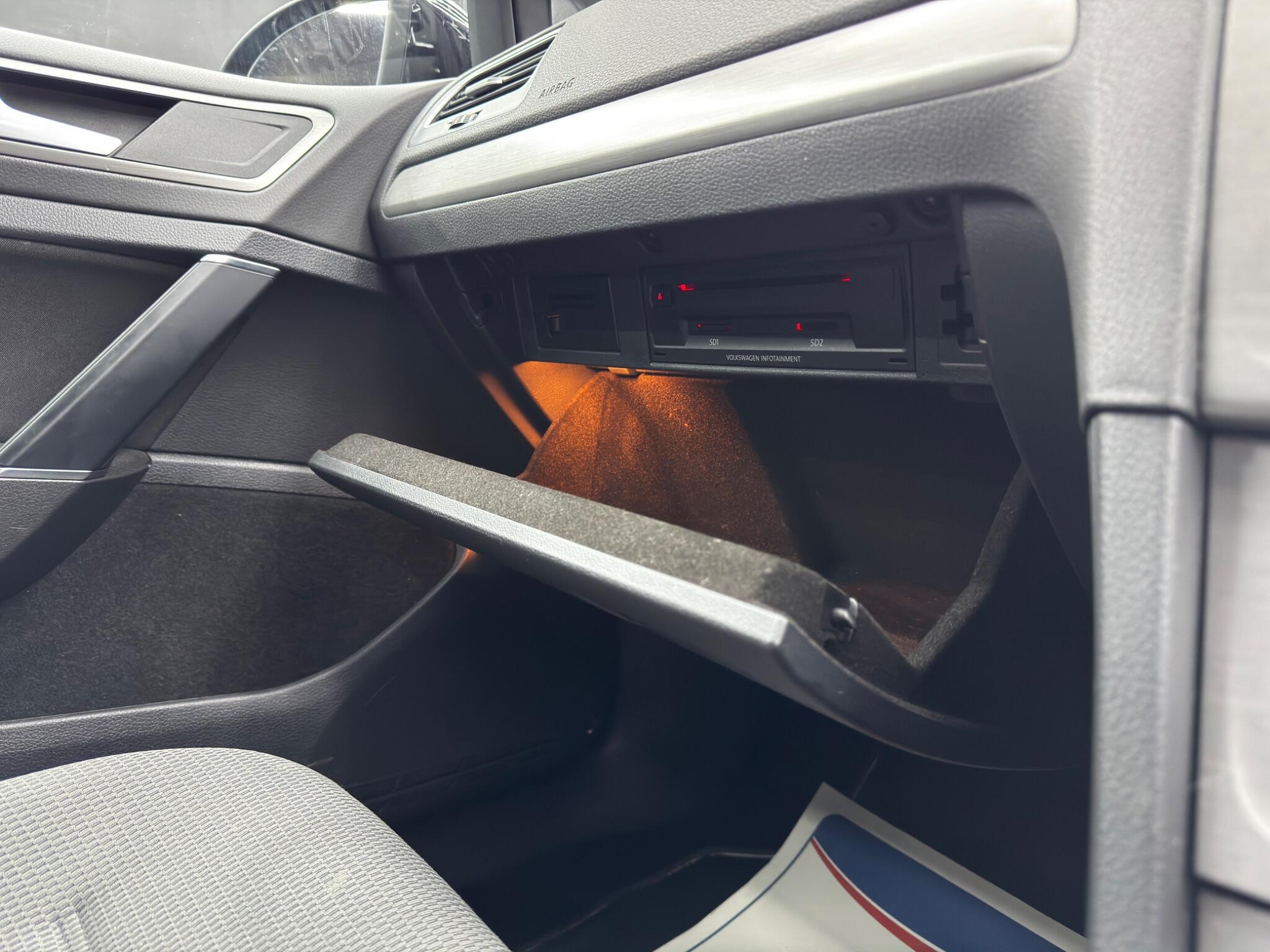 Volkswagen Golf - Image 37