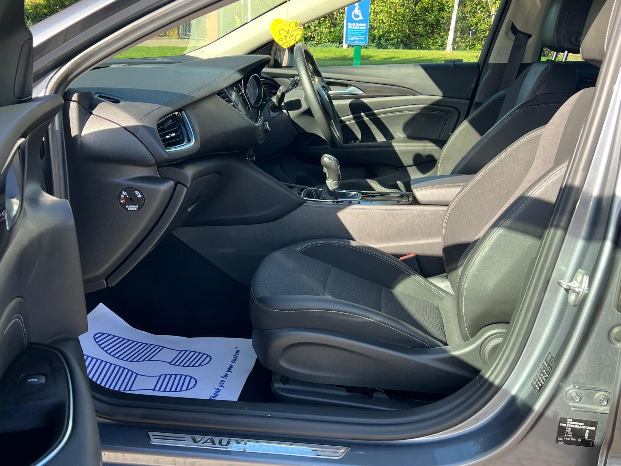 Vauxhall Insignia - Image 11