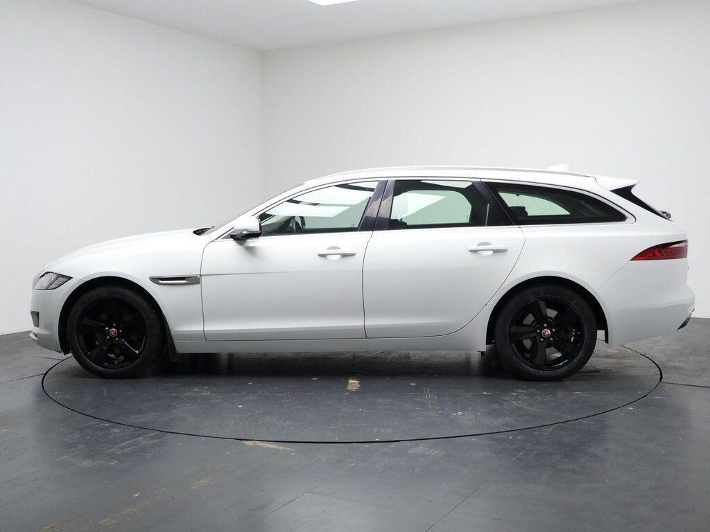 Jaguar XF - Image 8