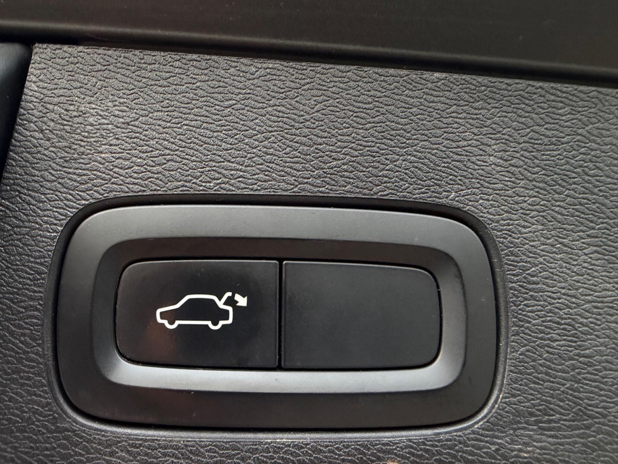 Volvo XC60 - Image 24