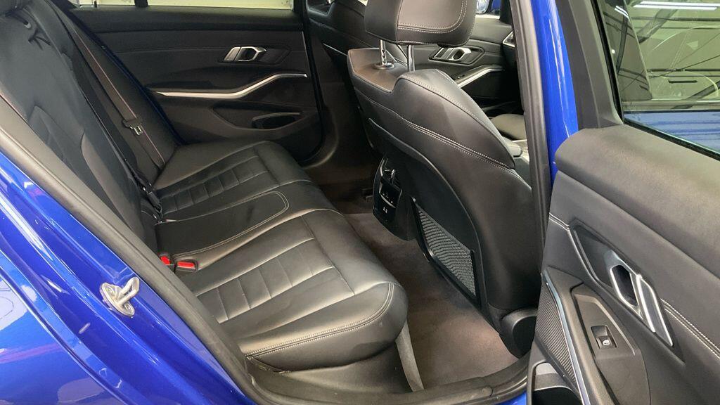 BMW 3 Series - Image 8