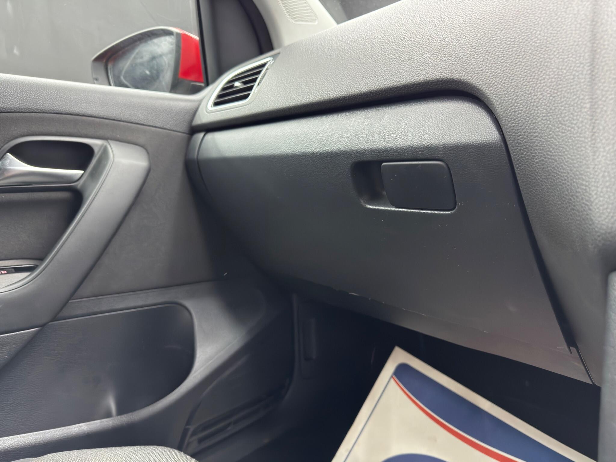 Volkswagen Polo - Image 26