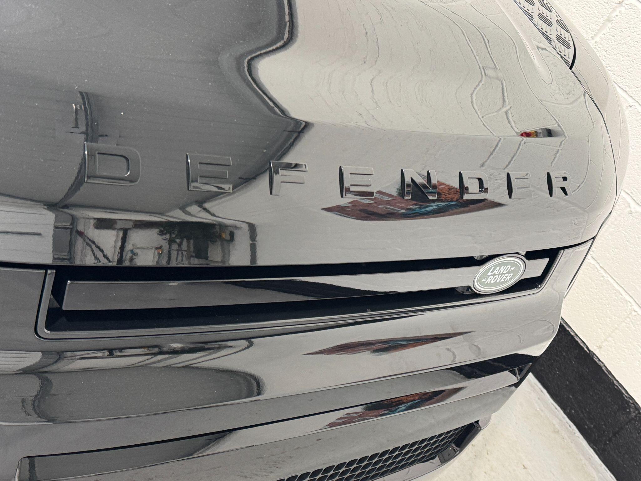 Land Rover Defender 110 - Image 73