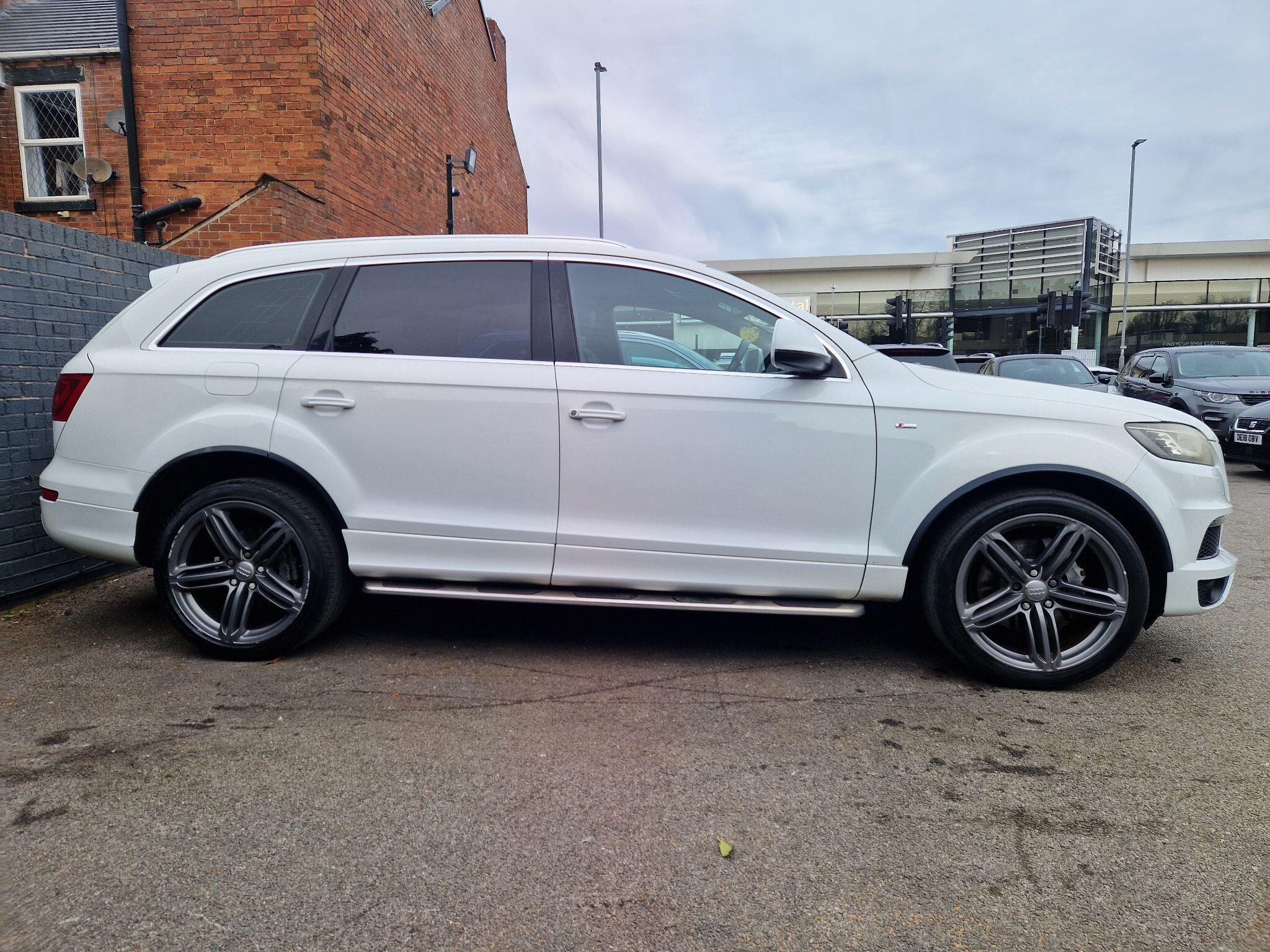 Audi Q7 - Image 13