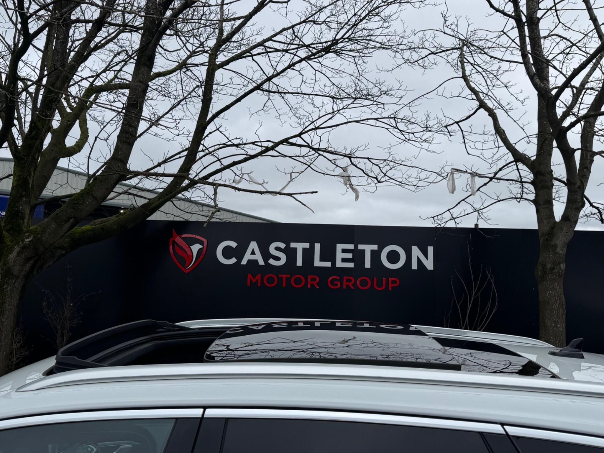 Volkswagen Touareg - Image 21